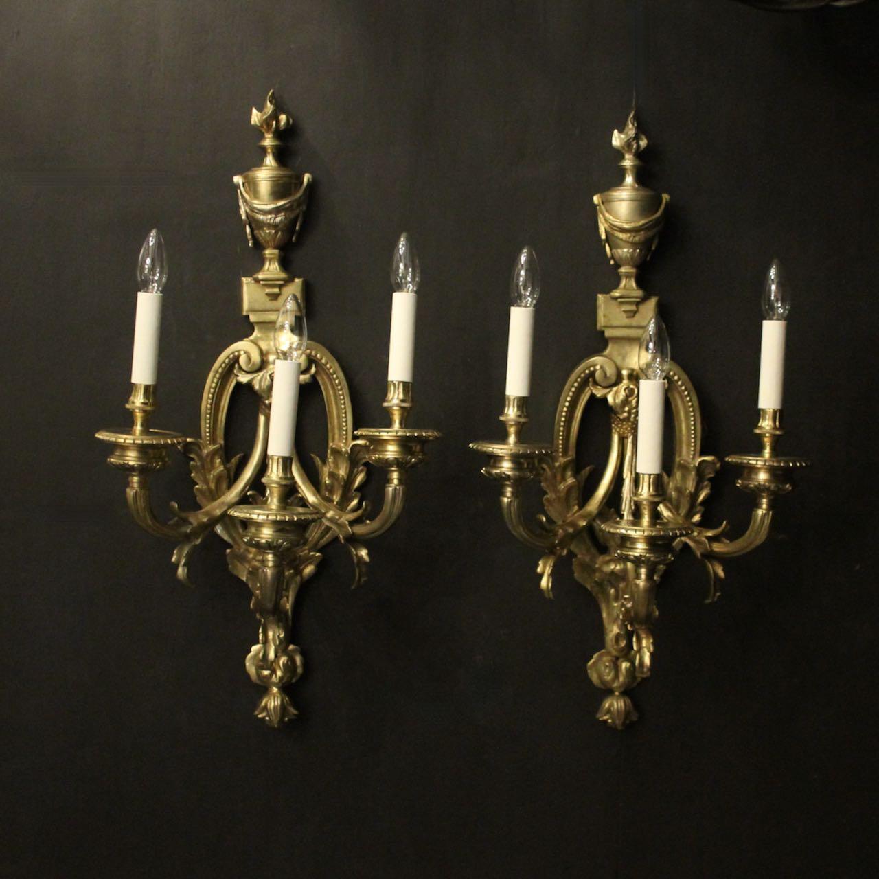 French Large Pair of Gilded Wall Lights (1 of 10)