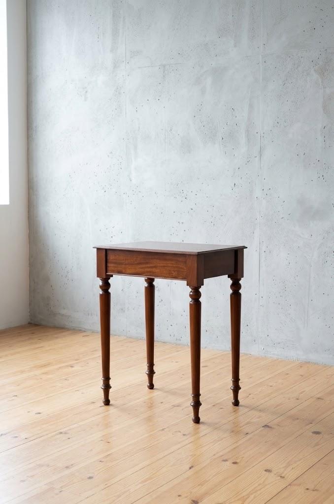 Fine Figured Mahogany Console Table of Narrow Proportions Druce and Co (1 of 17) Fine Figured Mahogany Console Table of Narrow Proportions Druce and Co (1 of 17)