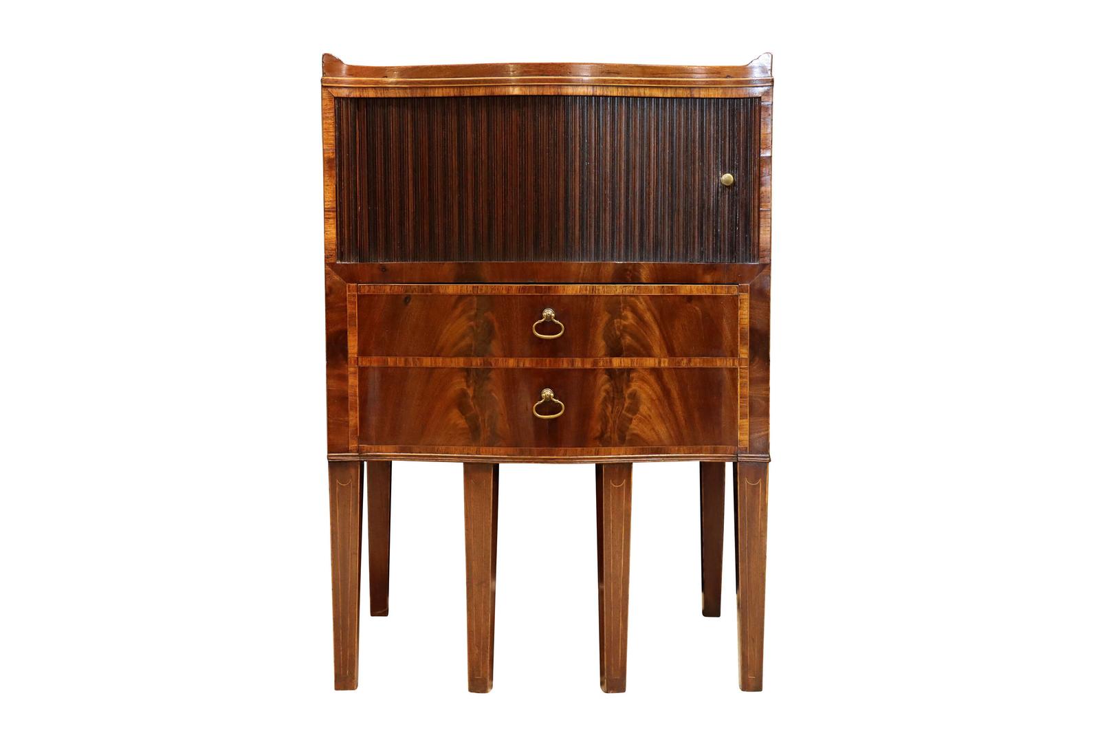 A George III Mahogany Serpentine-Front Bedside Night Table (1 of 5)