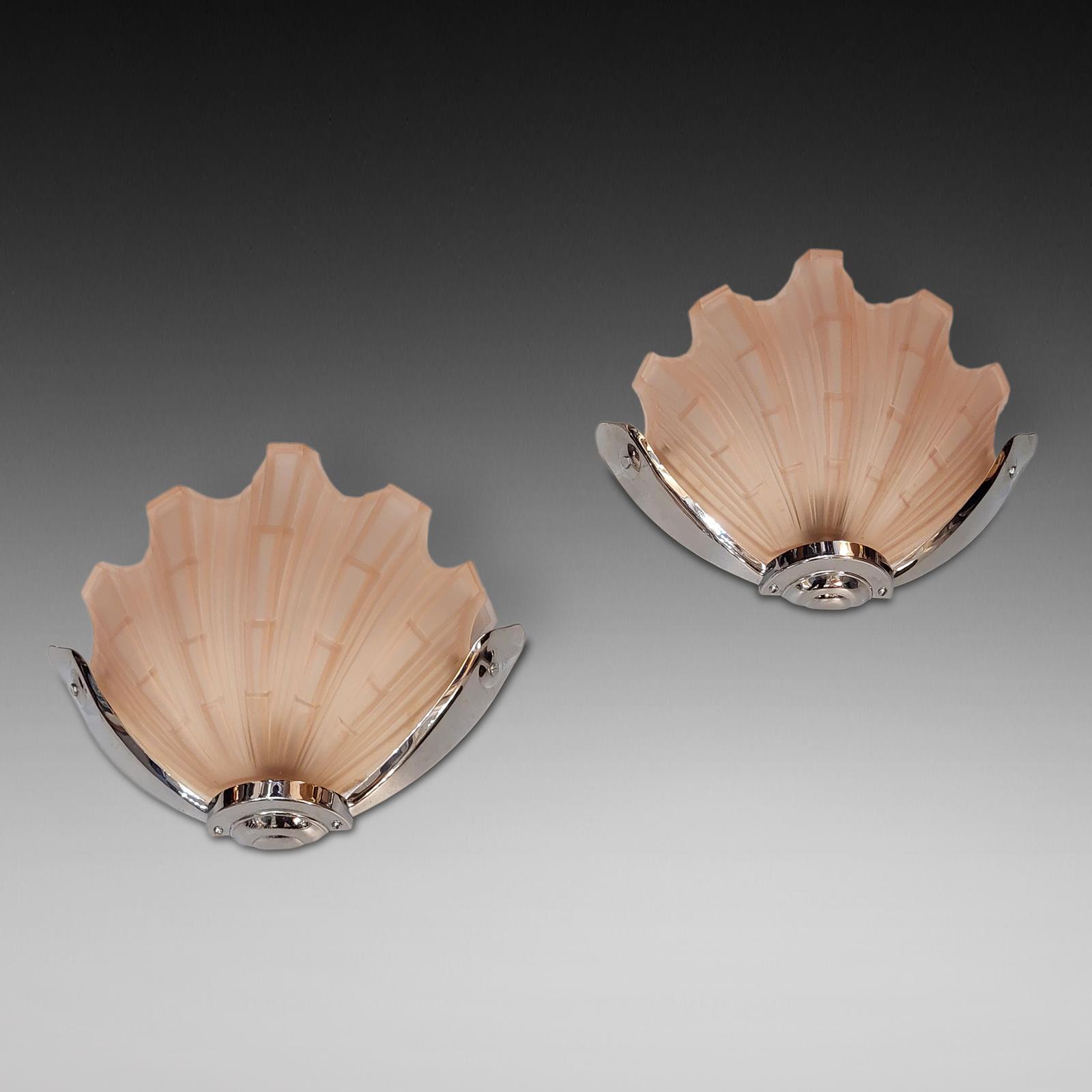 Pair of Classic Art Deco Clam Shell Wall Lamps (1 of 8)