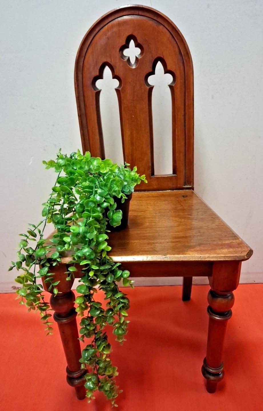 Antique Gothic Revival Oak Carved Hall Chair with Stunning Patina (1 of 9) Antique Gothic Revival Oak Carved Hall Chair with Stunning Patina (1 of 9)