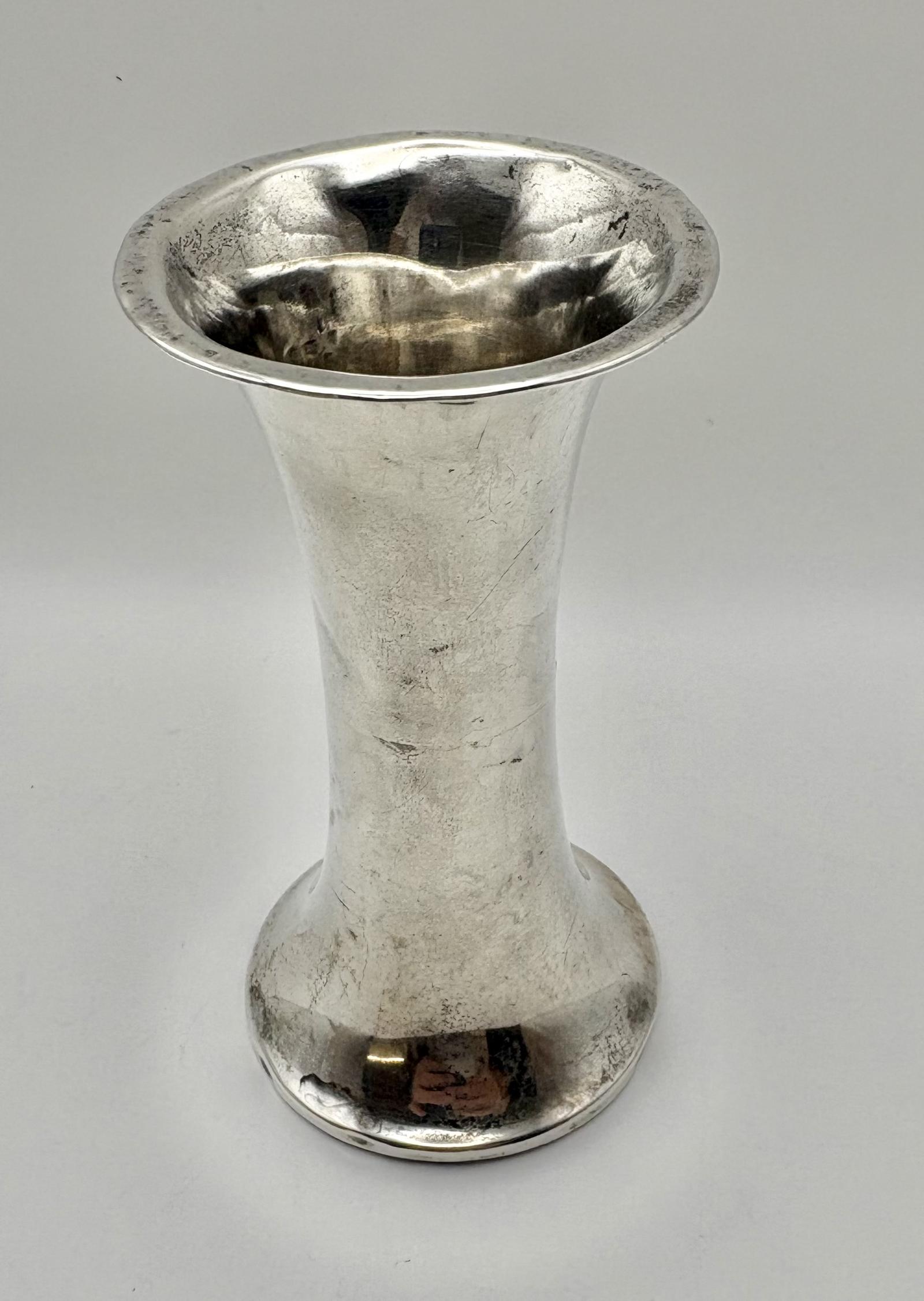 Antique Sterling Silver Trumpet Bud Vase 45.4g (1 of 6) Antique Sterling Silver Trumpet Bud Vase 45.4g (1 of 6)