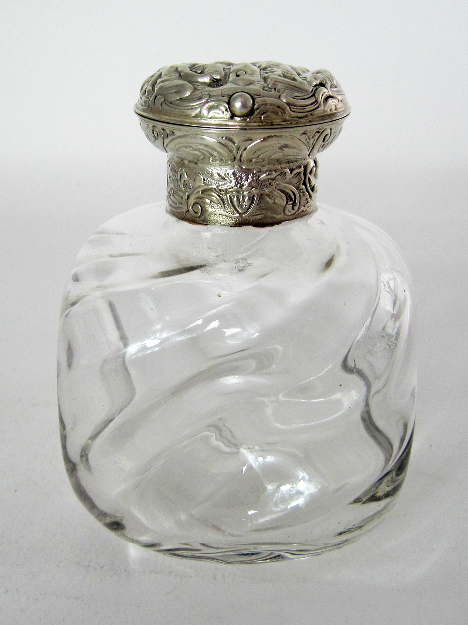 Victorian William Comyns Silver Top and Glass Perfume Bottle (1 of 7) Victorian William Comyns Silver Top and Glass Perfume Bottle (1 of 7)