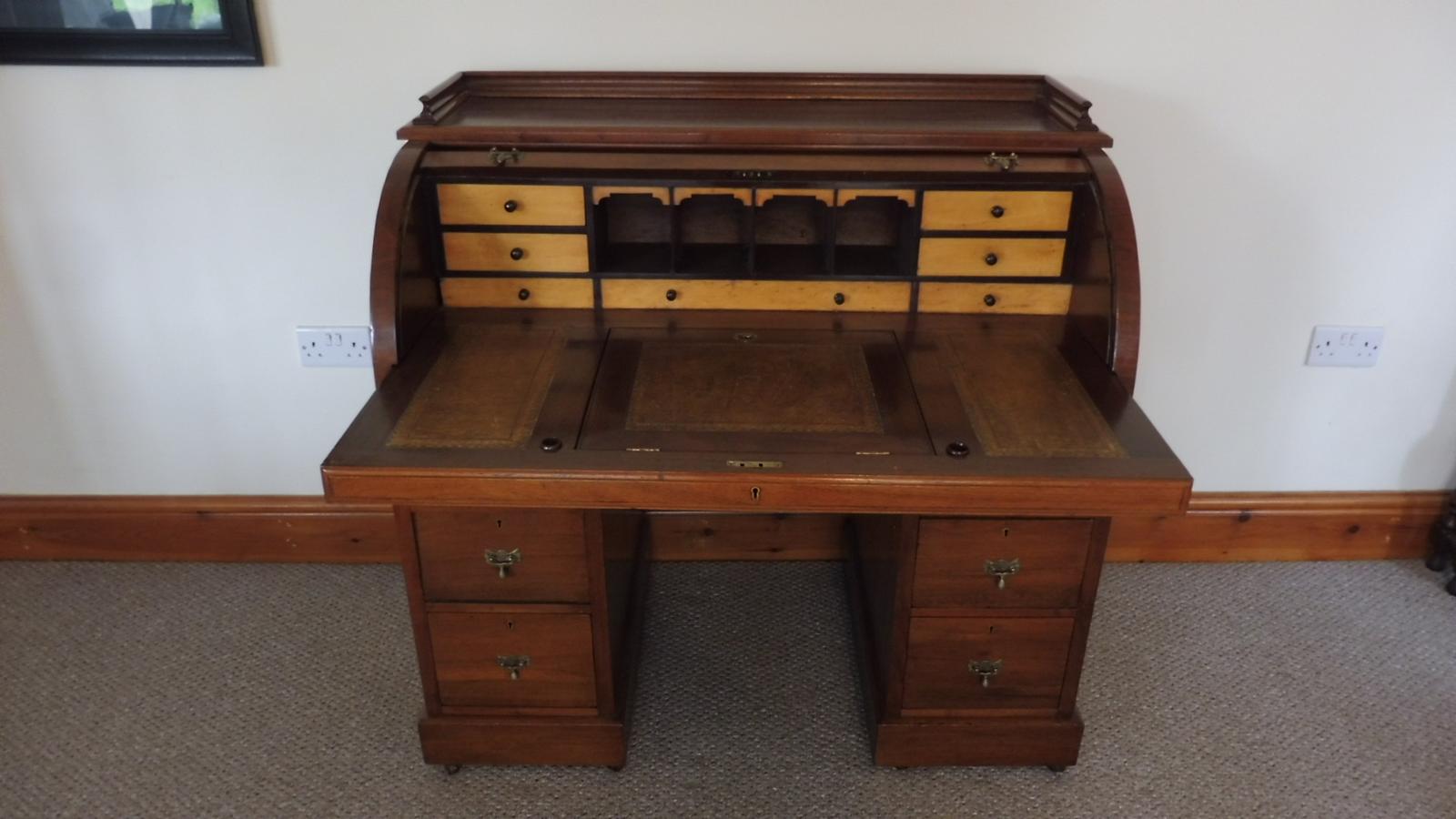 Victorian Walnut Roll Top Desk (1 of 11)
