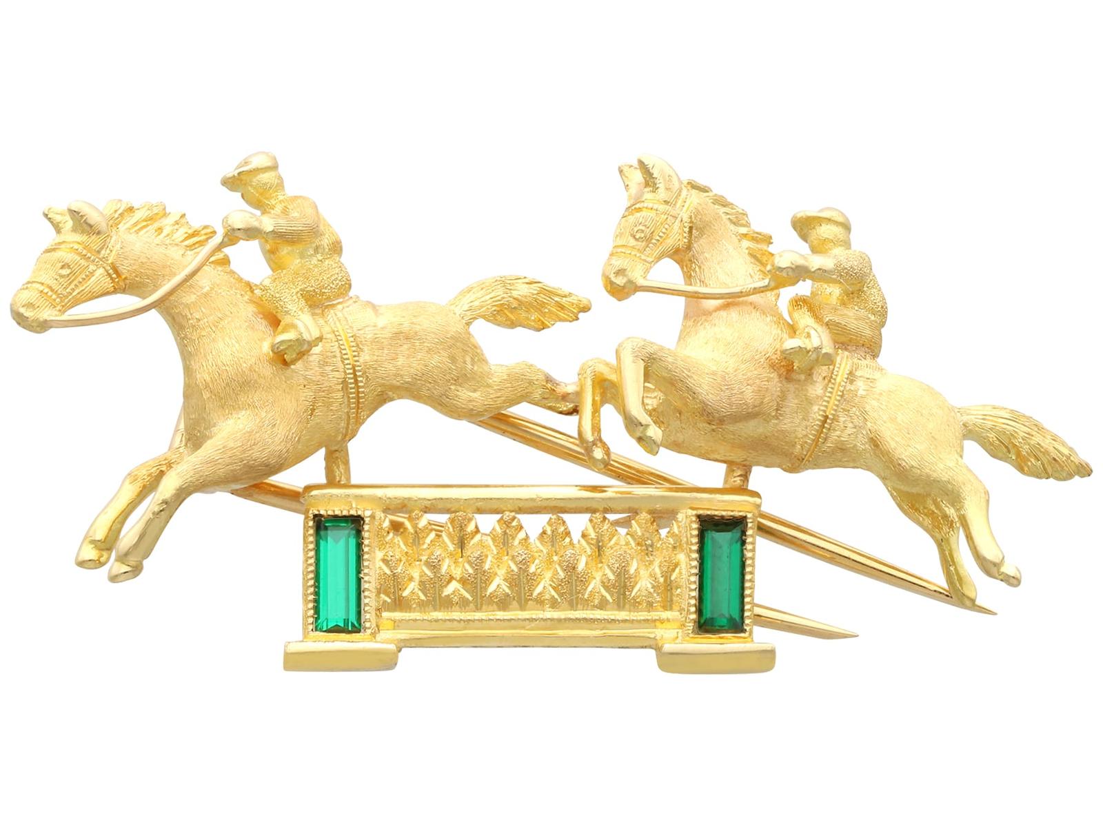 Vintage 0.50ct Green Tourmaline & 18ct Yellow Gold Double Horse & Jockey Brooch c.1960 (1 of 10)