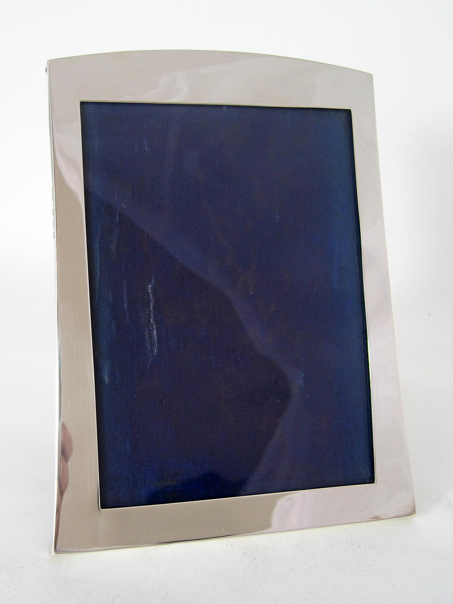 Smart Good Quality Silver Photo Frame with Oak Easel Back (1 of 5) Smart Good Quality Silver Photo Frame with Oak Easel Back (1 of 5)