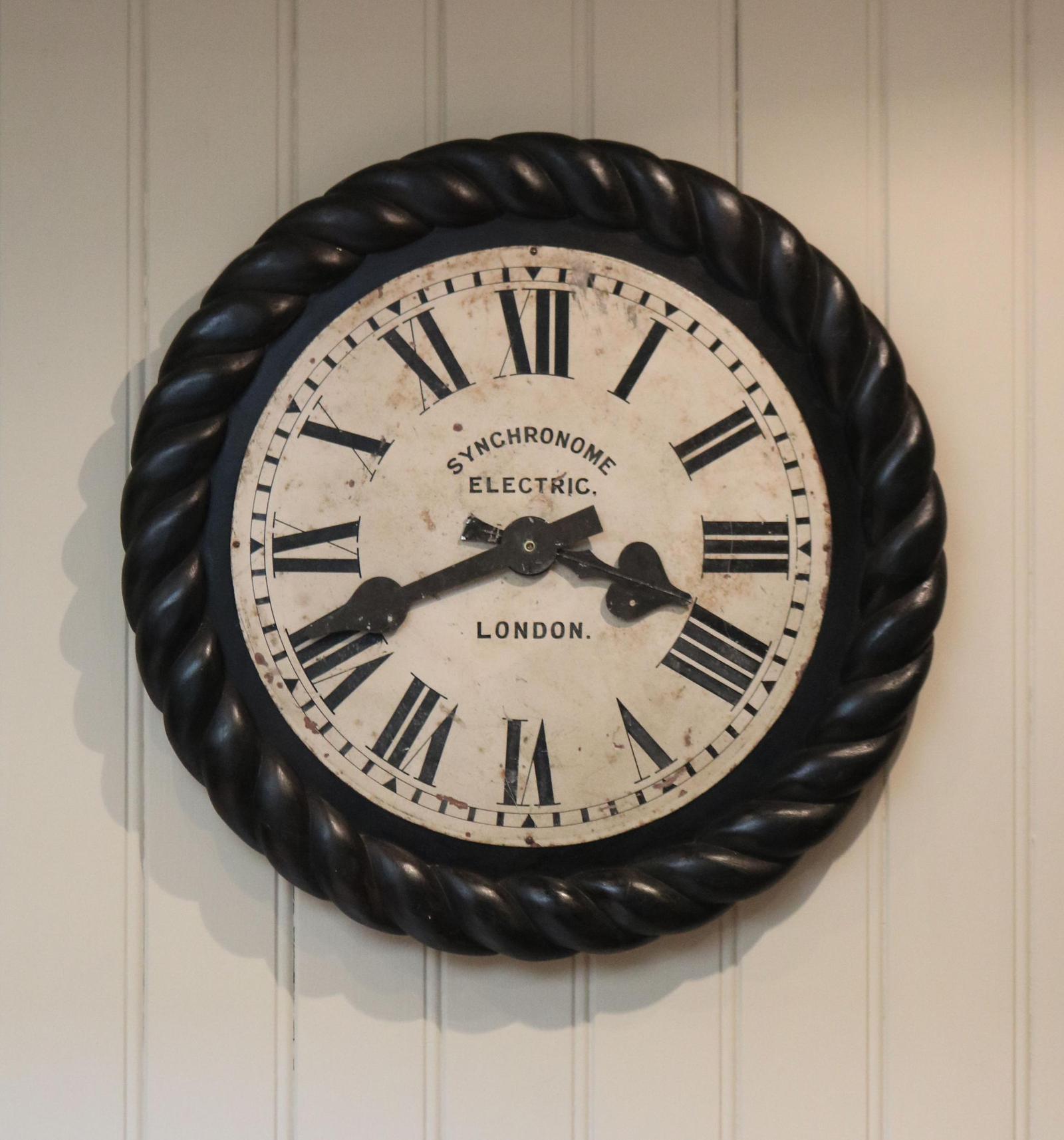 Large Electric Dial Wall Clock (1 of 6) Large Electric Dial Wall Clock (1 of 6)