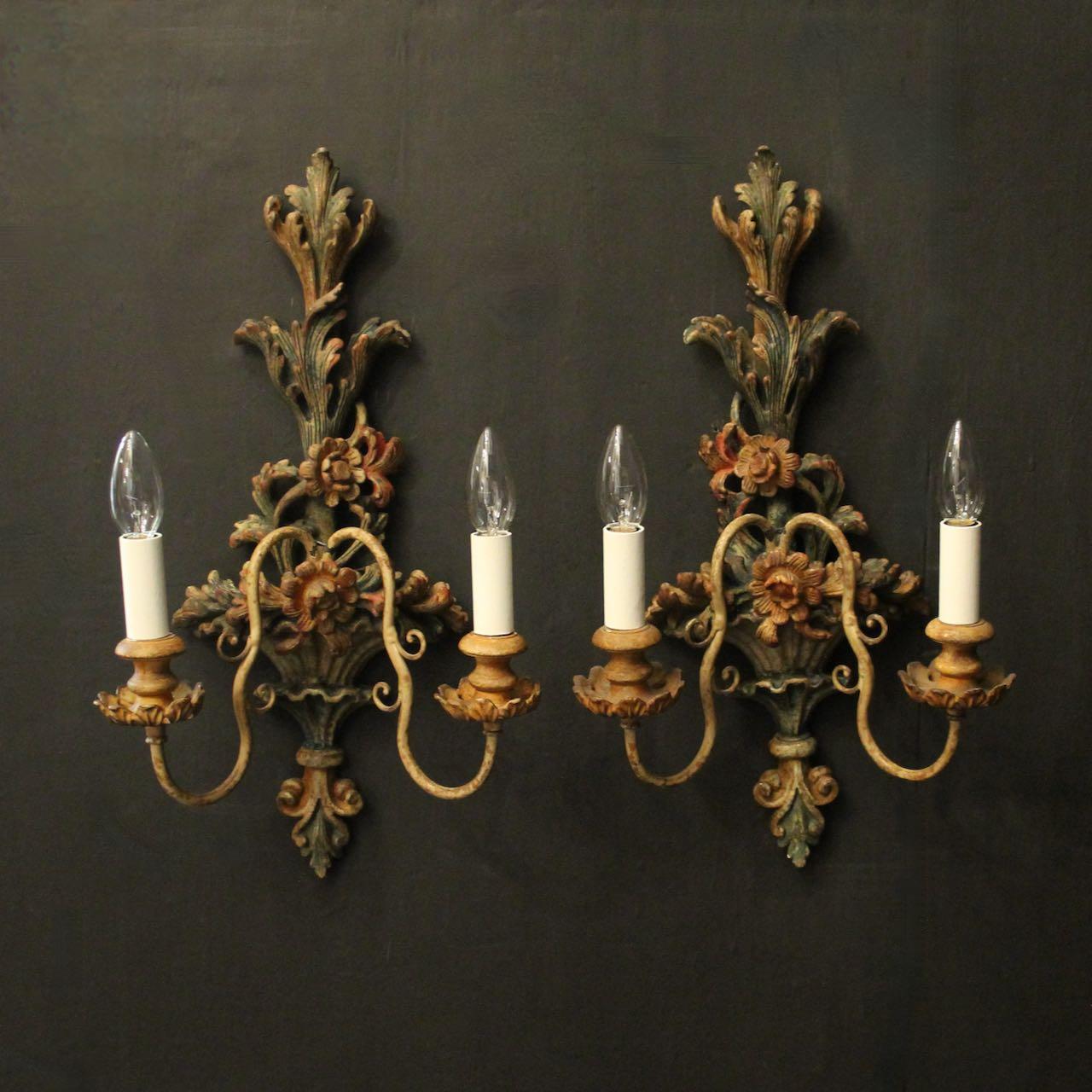 Italian Pair of Polychrome Gilded Wall Lights (1 of 10)