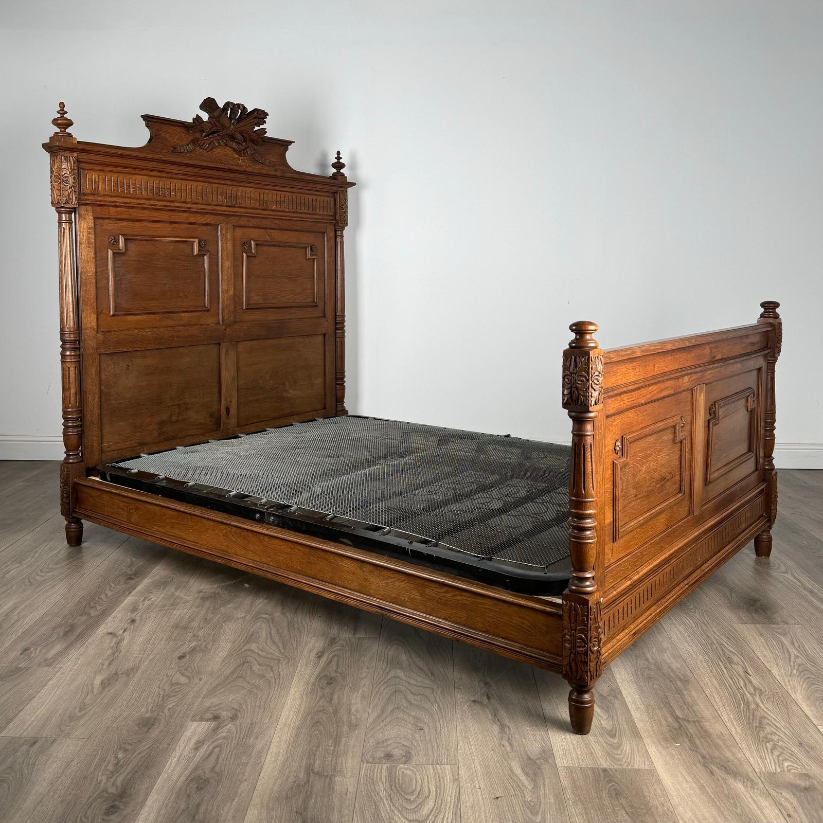Antique 19th Century French Carved Oak Double Bed (1 of 7) Antique 19th Century French Carved Oak Double Bed (1 of 7)