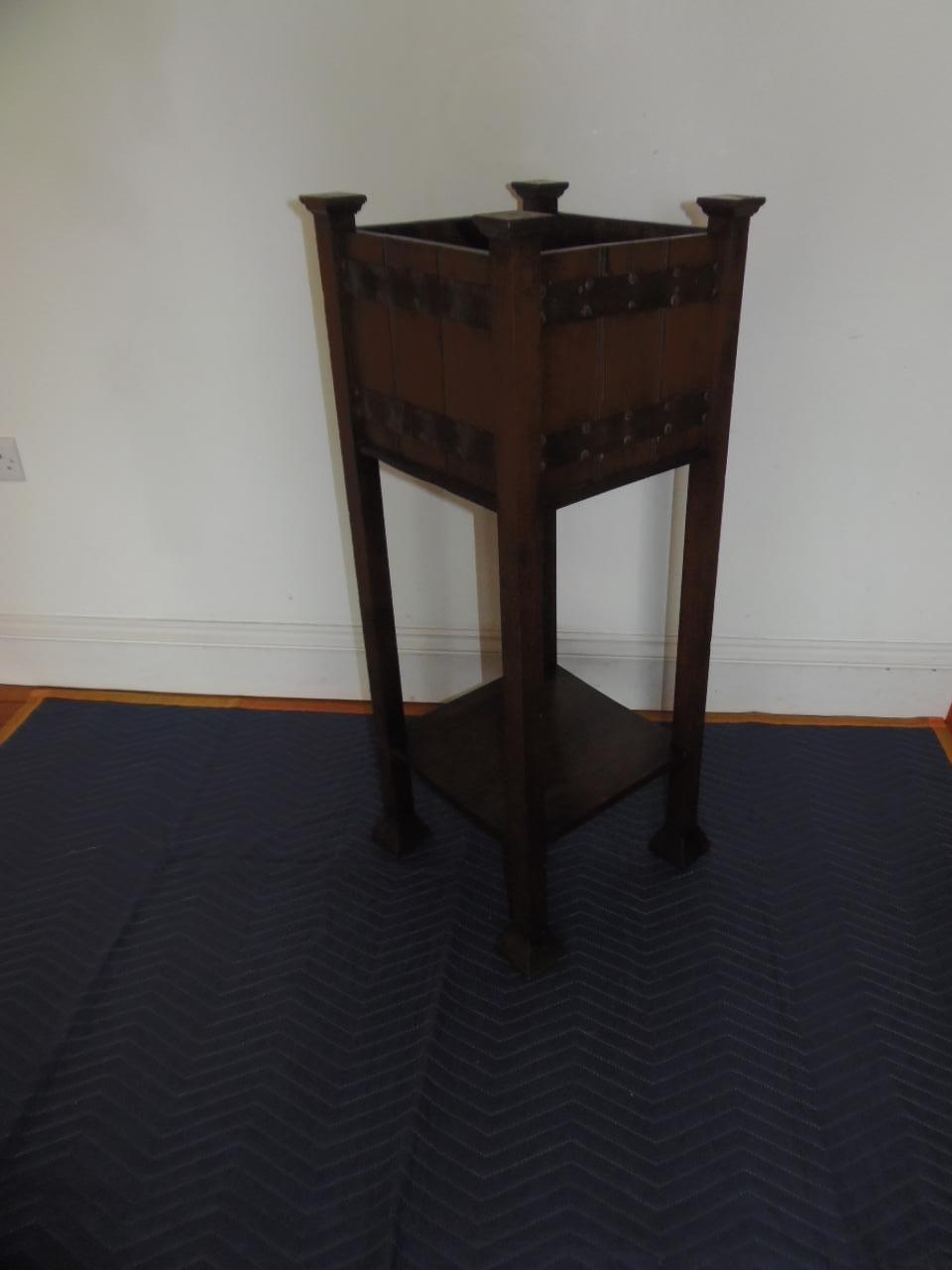 Arts & Crafts Jardiniere (1 of 7)