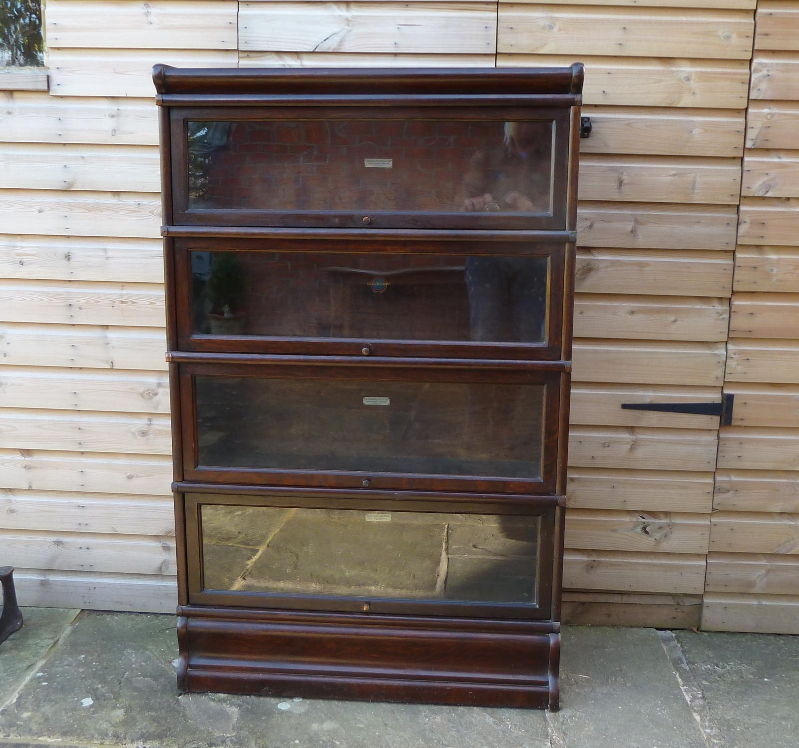 Globe Wernicke 4 High Lawyers Stacking Bookcase (1 of 10)