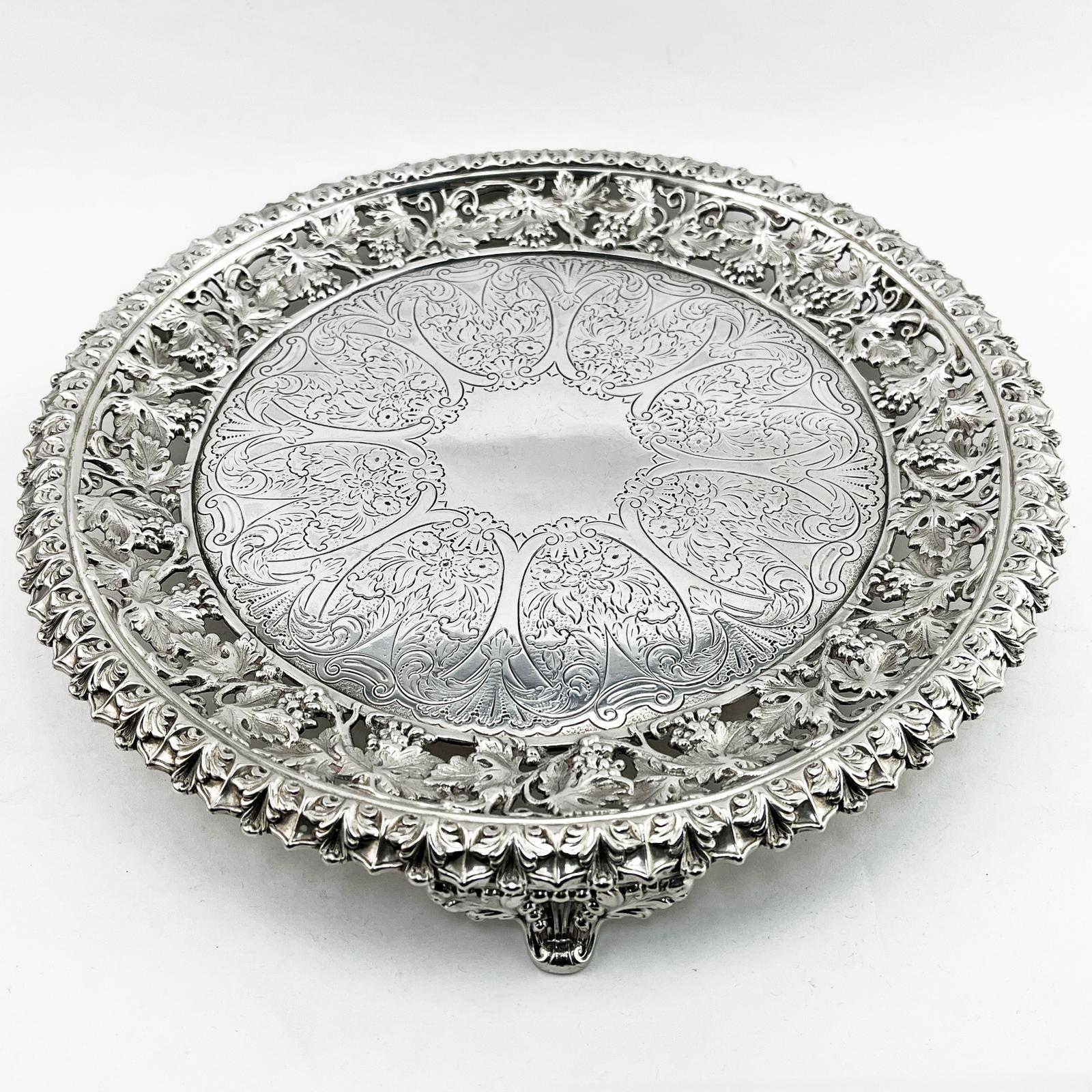 Beautiful George IV Sterling Silver Salver (1 of 8) Beautiful George IV Sterling Silver Salver (1 of 8)