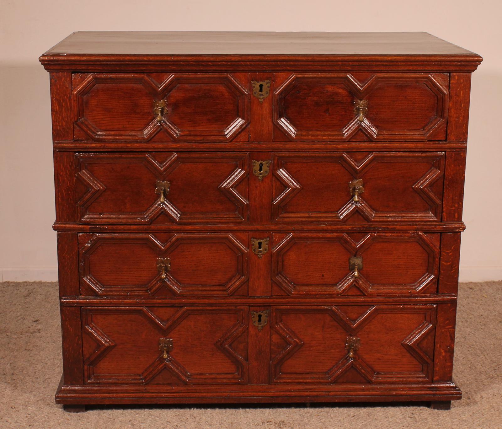 Jacobean Period Chest of Drawers in Oak - 17th Century (1 of 12)