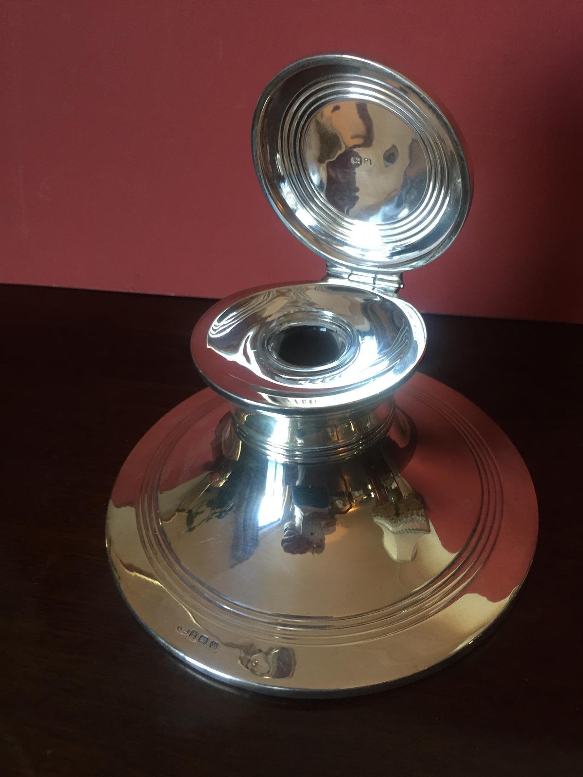 Silver Capstan Design Inkwell Stamped Birmingham 1923 (1 of 8)