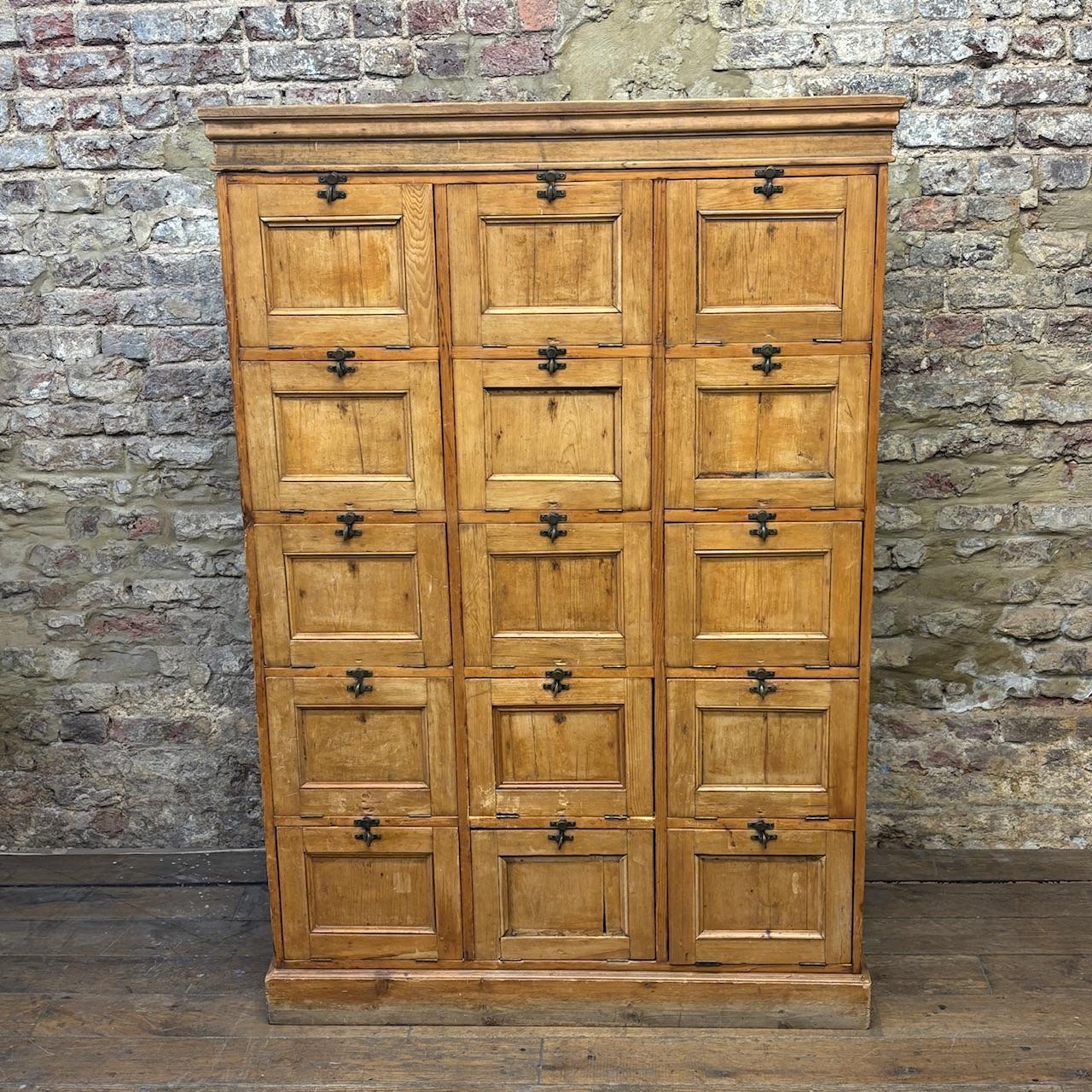 Antique Pine Fifteen Door Locker Cabinet (1 of 1) Antique Pine Fifteen Door Locker Cabinet (1 of 1)