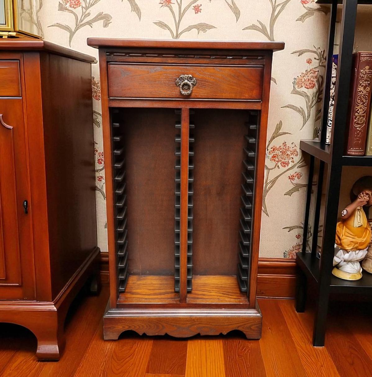 Vintage Old Charm Tudor Brown VHS Cabinet / 1970s (1 of 6)