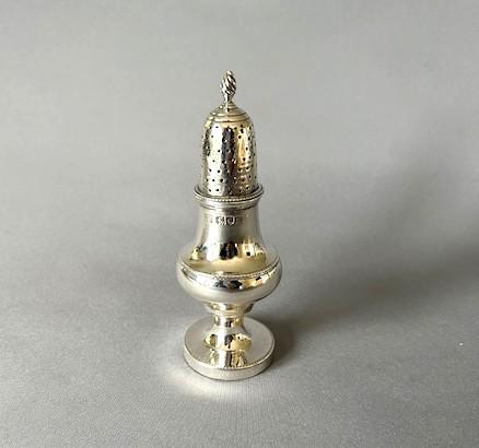 Superb Charles Stuart Harris Silver Pepper Caster (1 of 5) Superb Charles Stuart Harris Silver Pepper Caster (1 of 5)