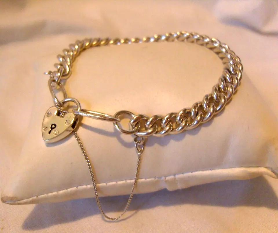 Bracelet Sterling Silver Vintage 1970s Chunky Curb Link With Love Heart Padlock (1 of 12)