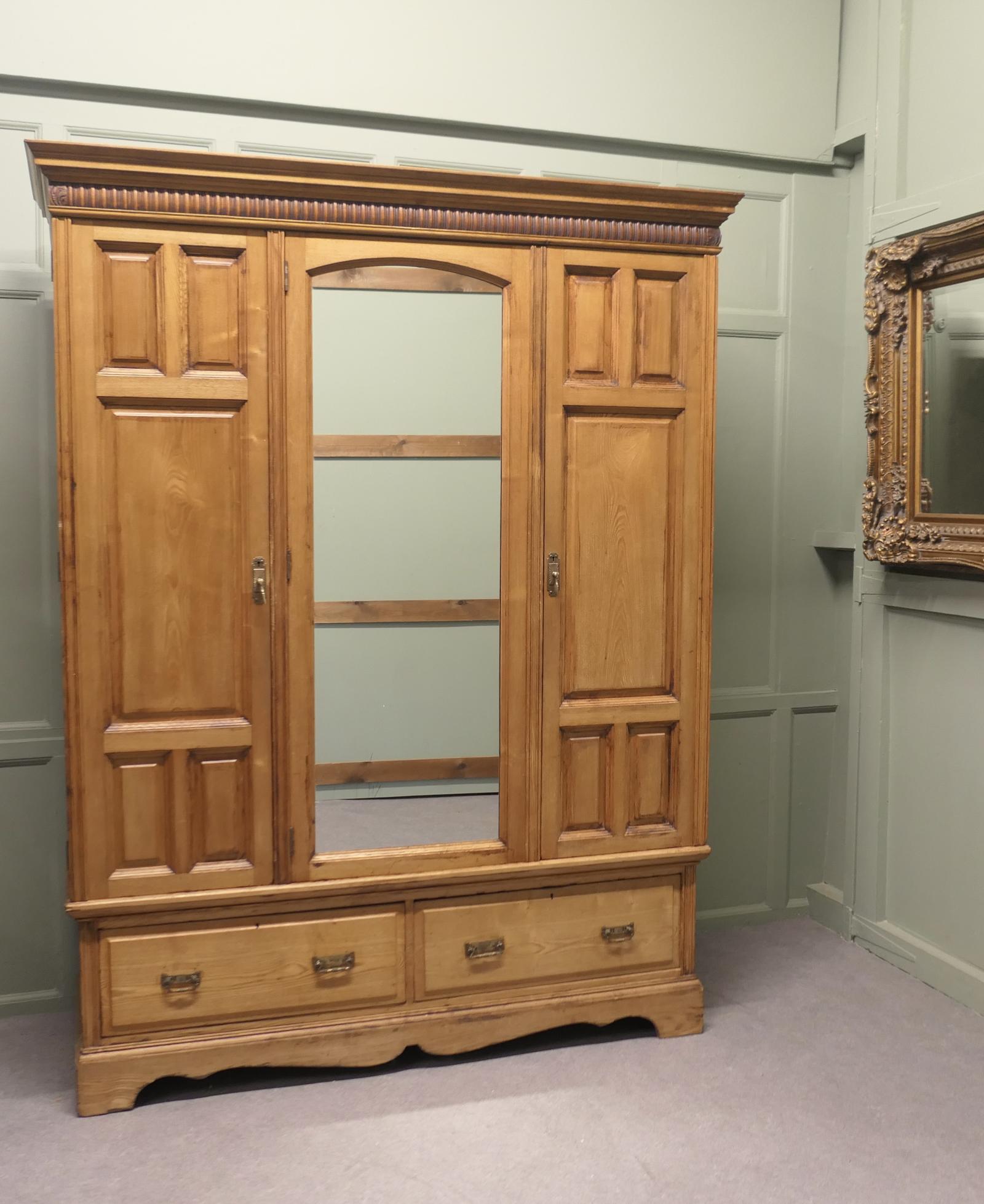 Arts & Crafts Ash Wardrobe Compactum (1 of 6)