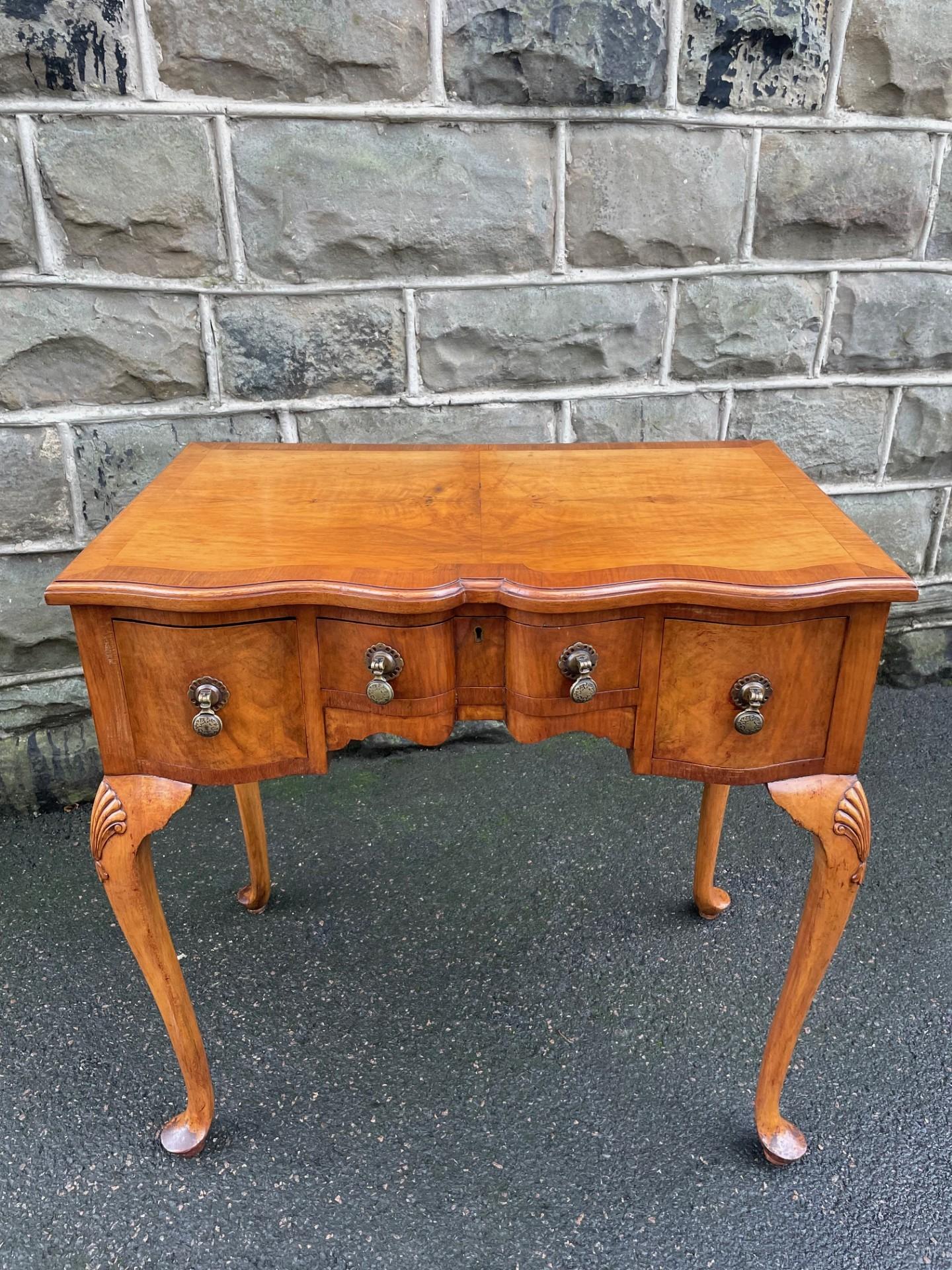 Antique Figured Walnut Lowboy Side Table (1 of 12) Antique Figured Walnut Lowboy Side Table (1 of 12)