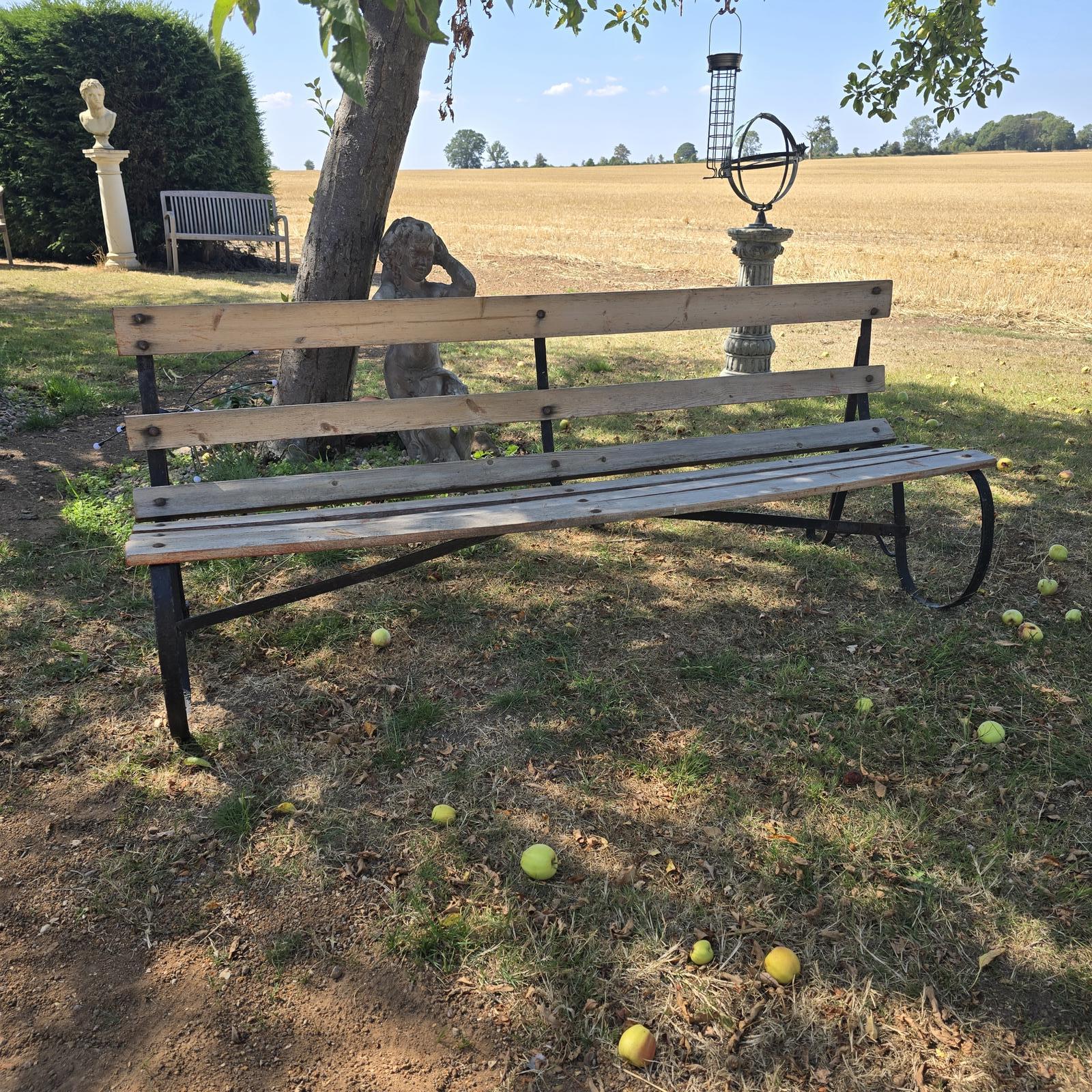 Very Good Iron Framed Garden Bench (1 of 18) Very Good Iron Framed Garden Bench (1 of 18)