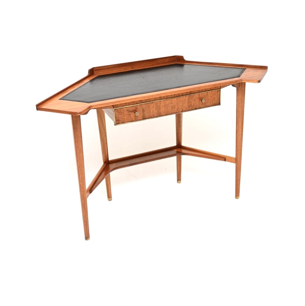 Vintage Mahogany Leather Top Corner Desk (1 of 10) Vintage Mahogany Leather Top Corner Desk (1 of 10)
