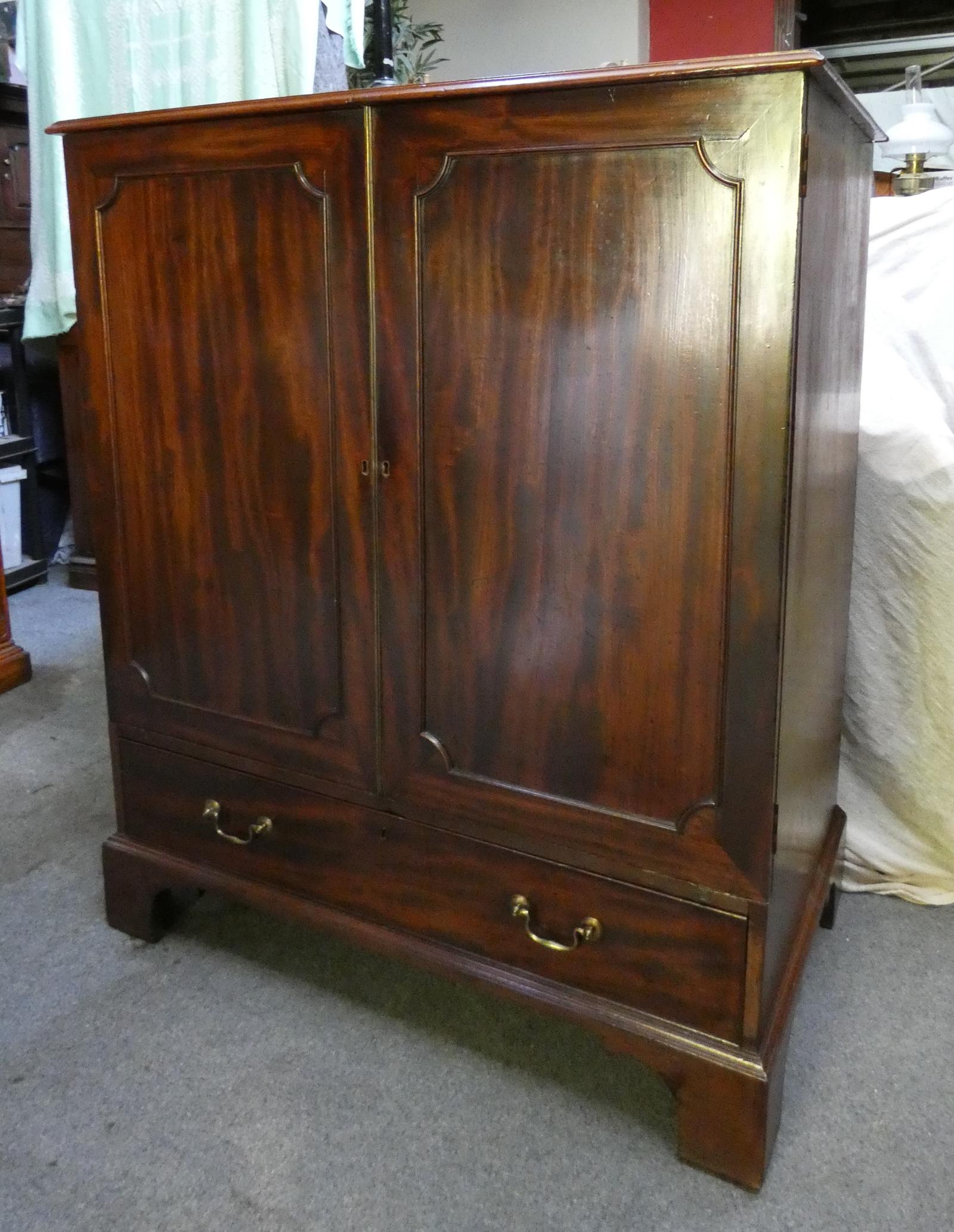 Georgian Dwarf Press Cupboard (1 of 8) Georgian Dwarf Press Cupboard (1 of 8)