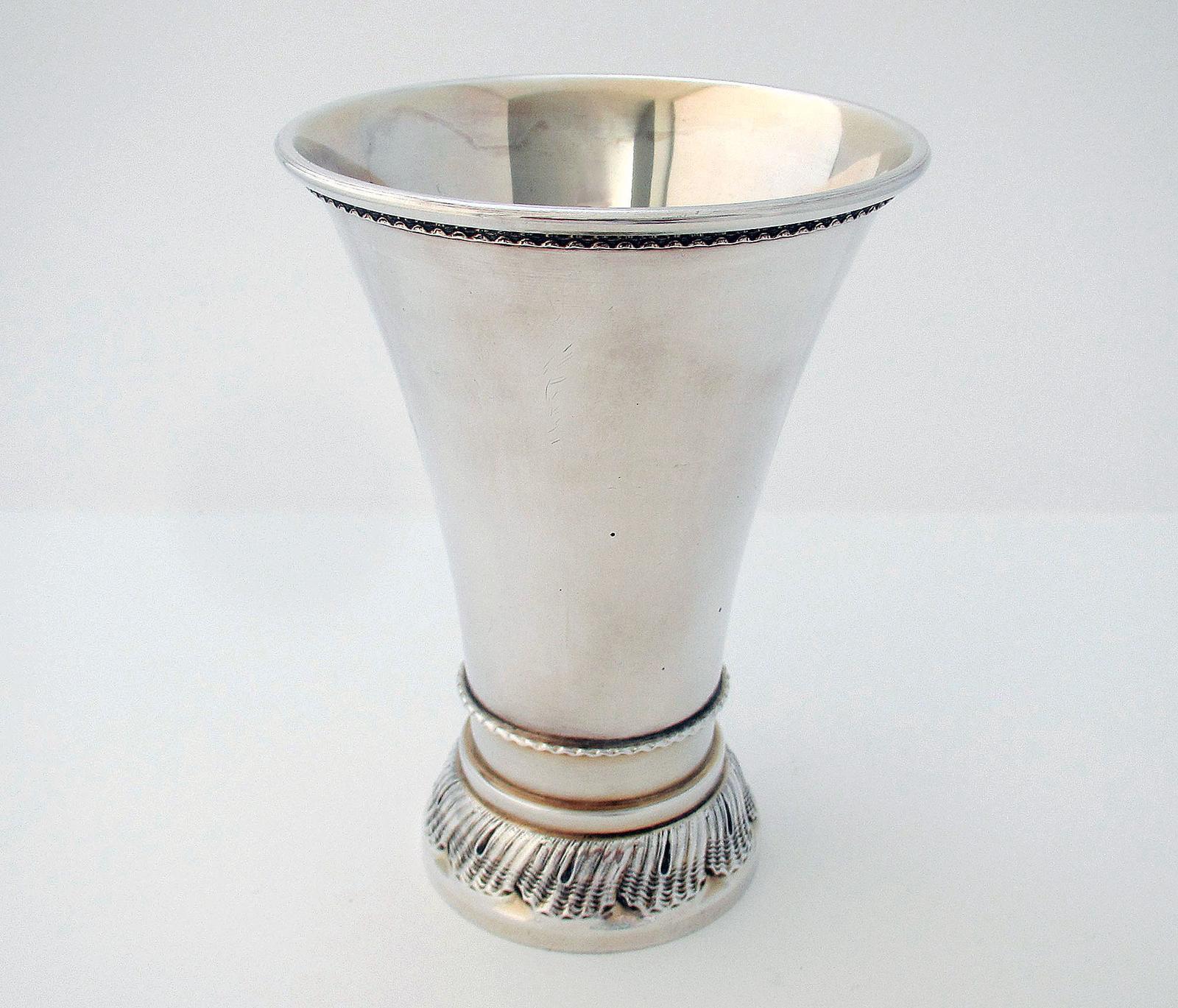 Swedish Vintage Eric Löfman Solid Silver Plain Vase Beaker 20th-century Modernist 1977 (1 of 6) Swedish Vintage Eric Löfman Solid Silver Plain Vase Beaker 20th-century Modernist 1977 (1 of 6)