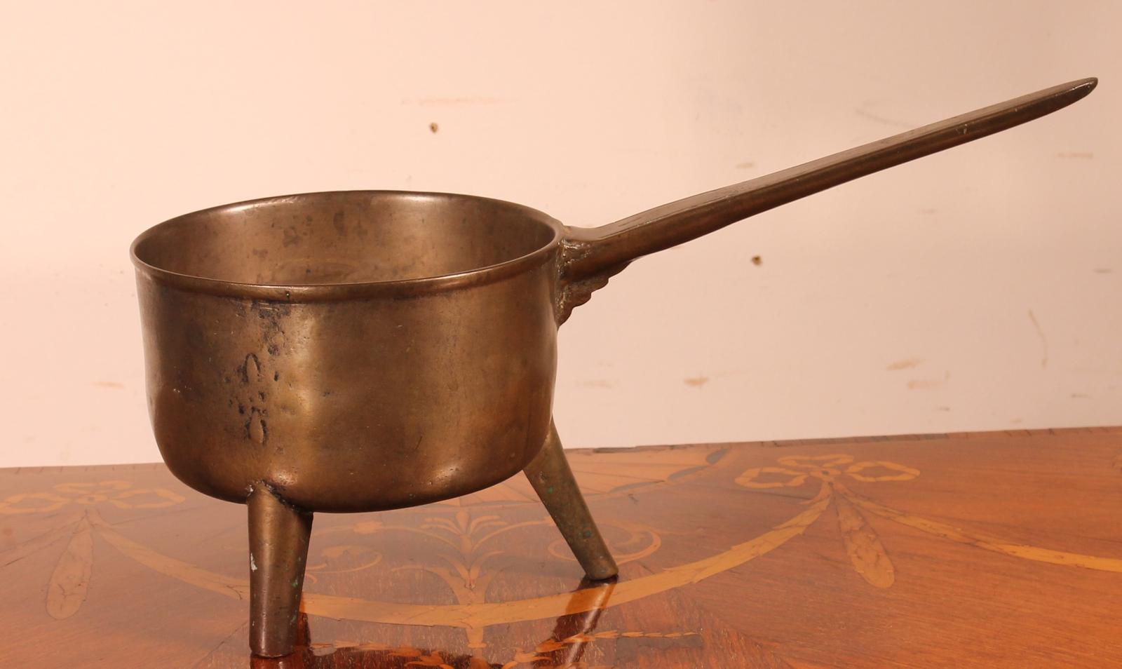 Tripod Apothecary Skillet From The 18th Century England (1 of 7)