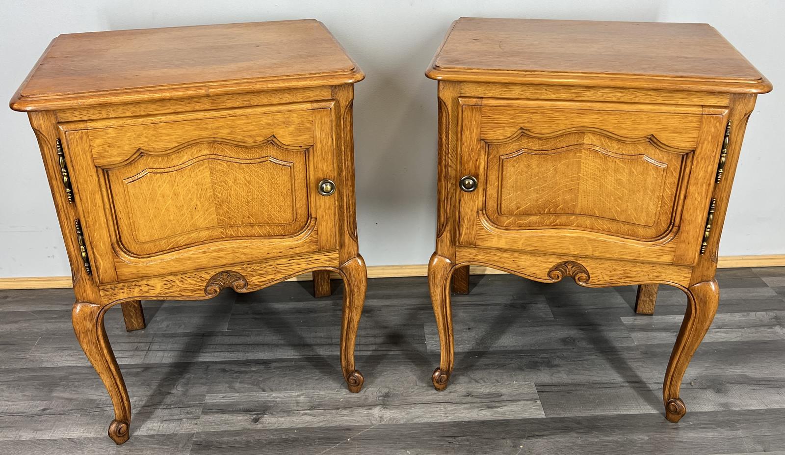 Pair of Vintage French Oak Bedside Tables Nightstands Cabinet (1 of 15)