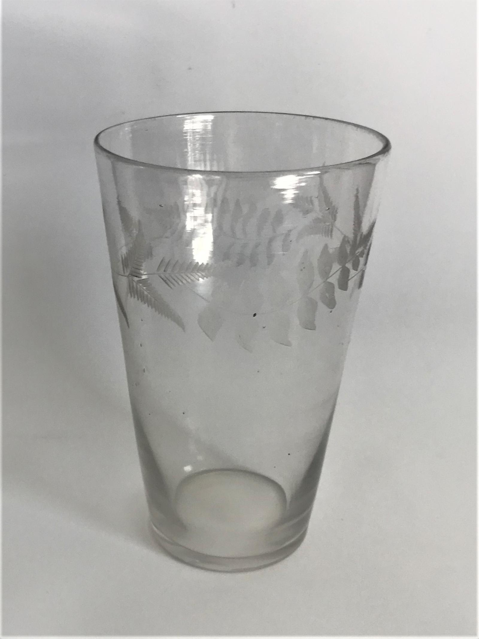 Victorian Pint Beer Glass with Fern Etching (1 of 4) Victorian Pint Beer Glass with Fern Etching (1 of 4)