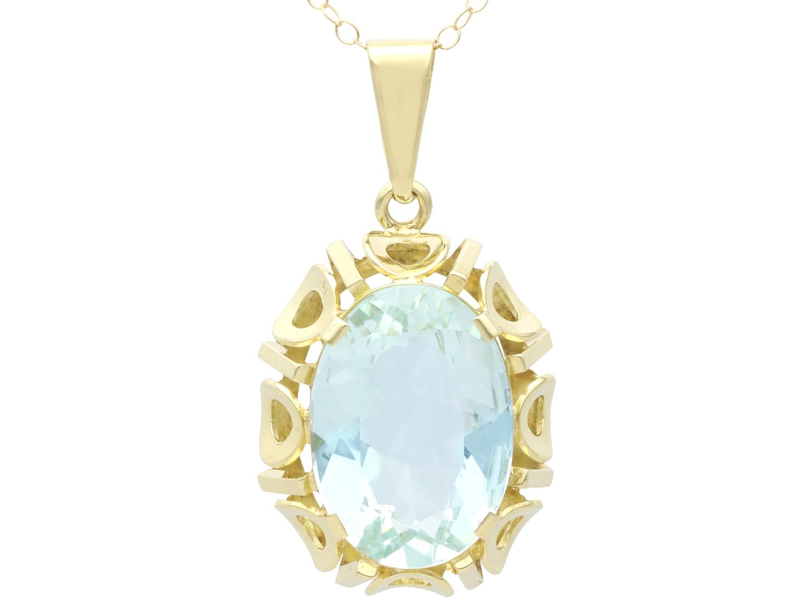 Vintage 11.31ct Aquamarine & 14ct Yellow Gold Pendant (1 of 9) Vintage 11.31ct Aquamarine & 14ct Yellow Gold Pendant (1 of 9)