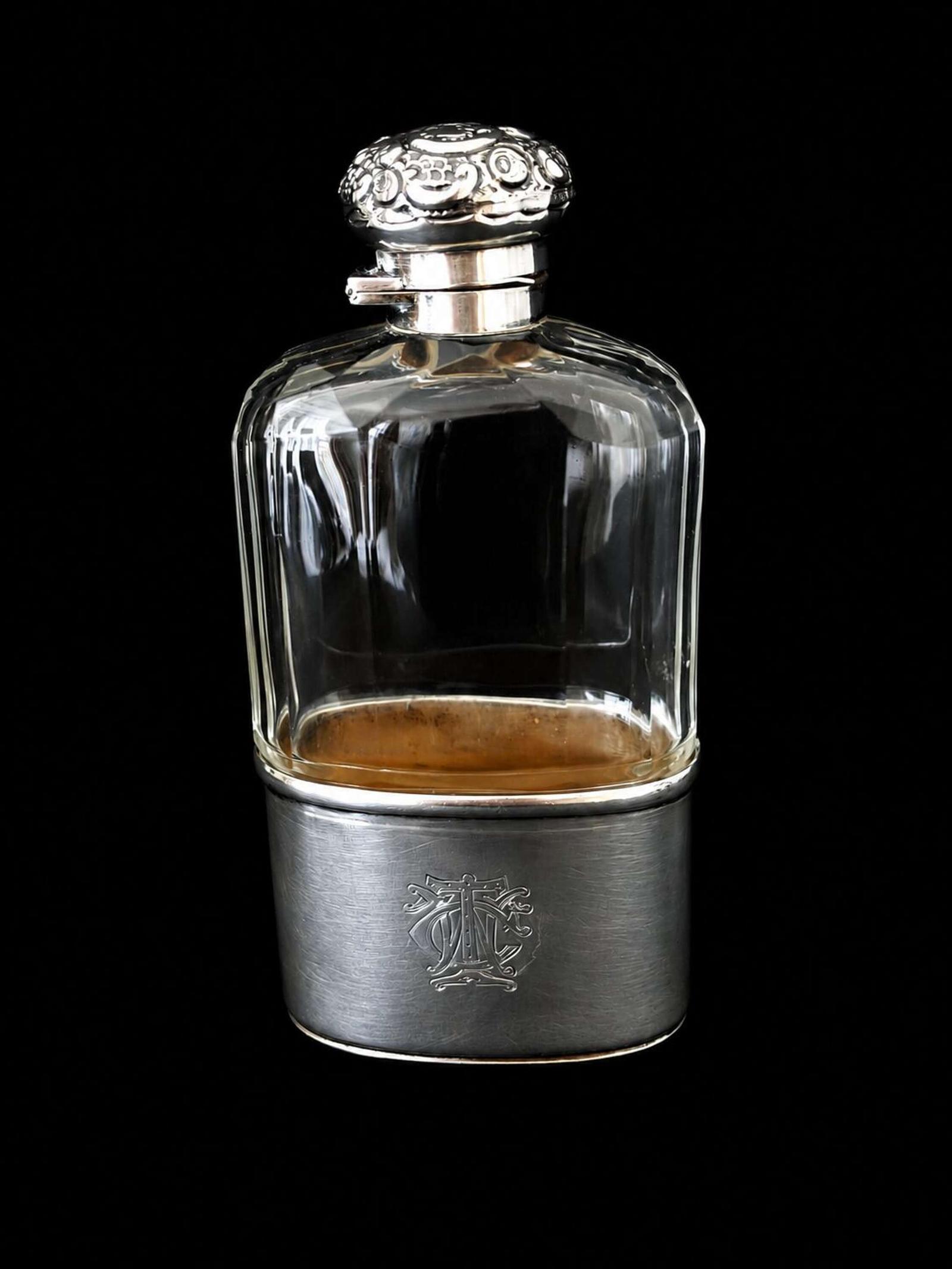 Antique Solid Silver & Cut Glass Hip Flask 1902 (1 of 8) Antique Solid Silver & Cut Glass Hip Flask 1902 (1 of 8)