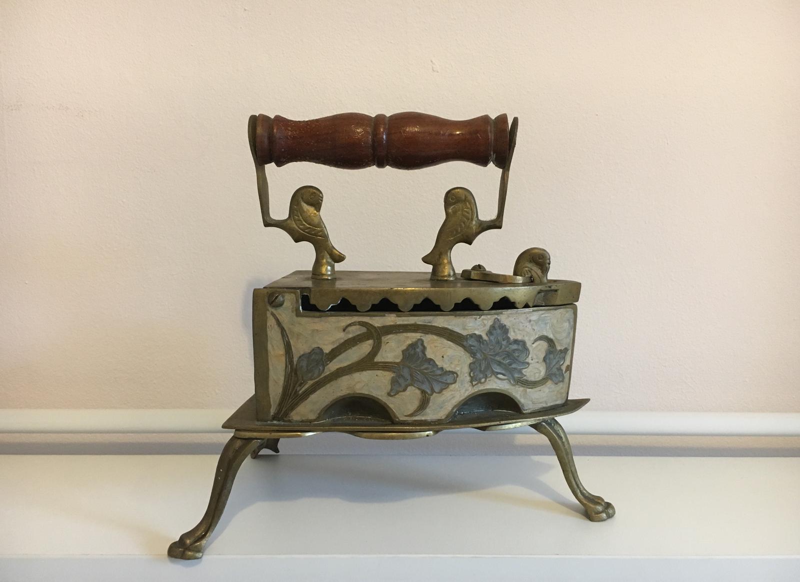 Enamel Painted Victorian Brass Coal Iron (1 of 7) Enamel Painted Victorian Brass Coal Iron (1 of 7)