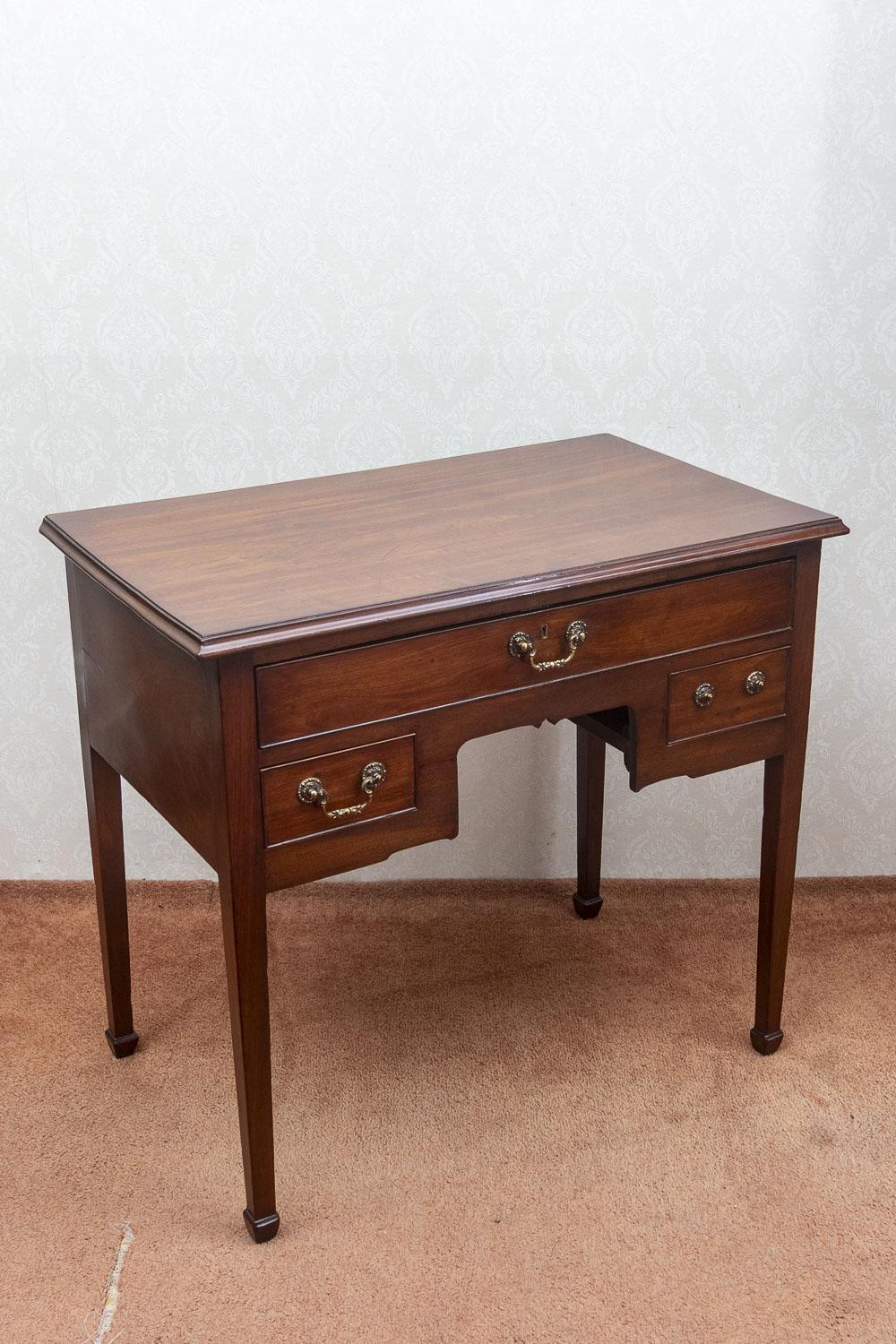 Very Good 18th Century Side Table (1 of 10)