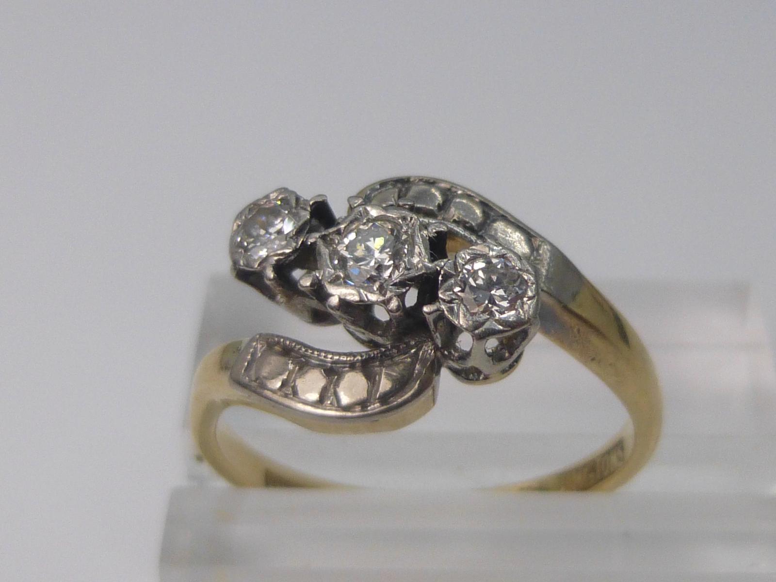18ct Gold 3 Stone Diamond Ring (1 of 6)