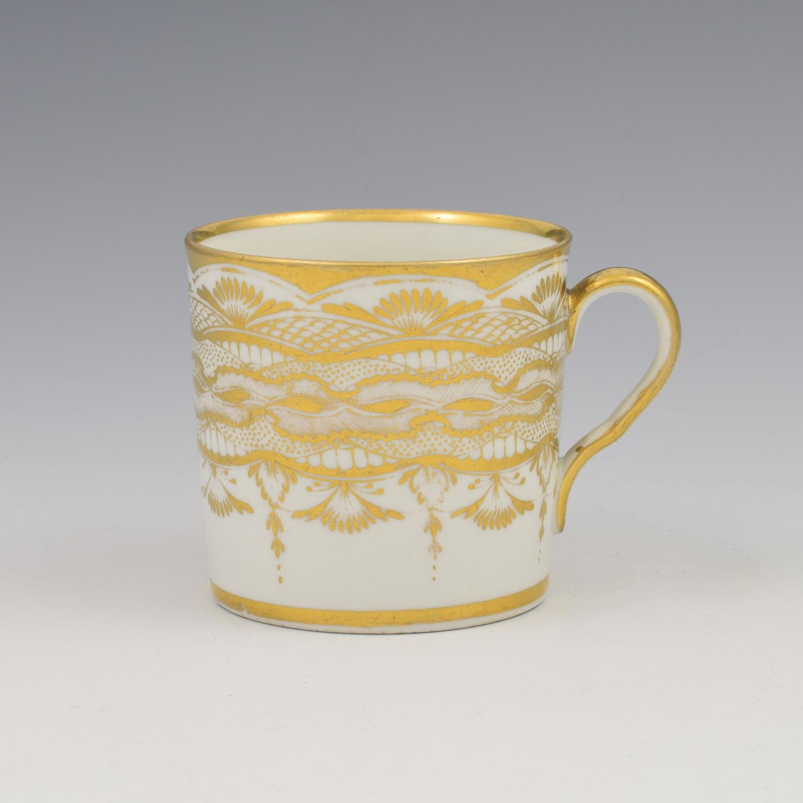Stunning Georgian Coalport Porcelain Gilt Lace Coffee Can c.1805 (1 of 6) Stunning Georgian Coalport Porcelain Gilt Lace Coffee Can c.1805 (1 of 6)
