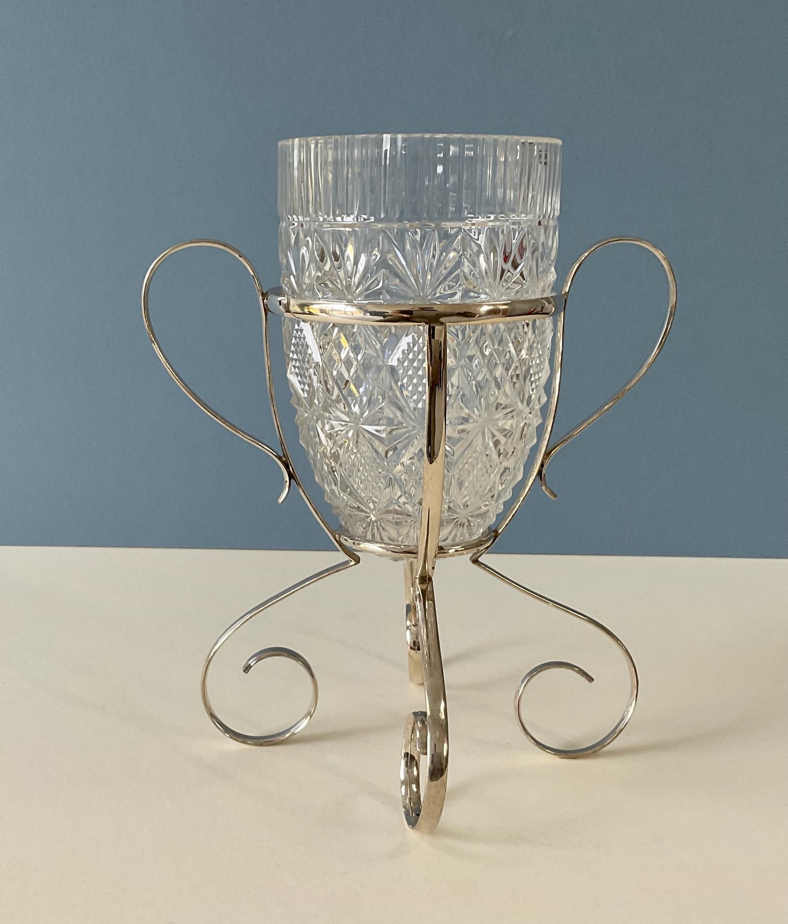 Antique Silver Plated Centre Piece (1 of 6) Antique Silver Plated Centre Piece (1 of 6)