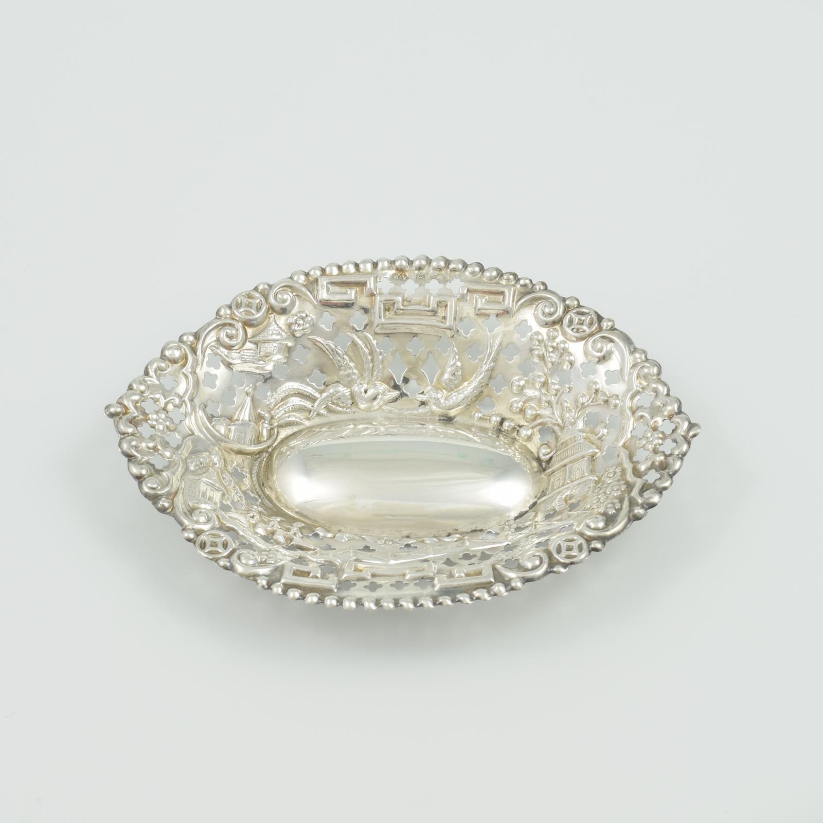 Pretty Edwardian Pierced Silver Trinket Dish Chinoiseries Scenes (1 of 8) Pretty Edwardian Pierced Silver Trinket Dish Chinoiseries Scenes (1 of 8)