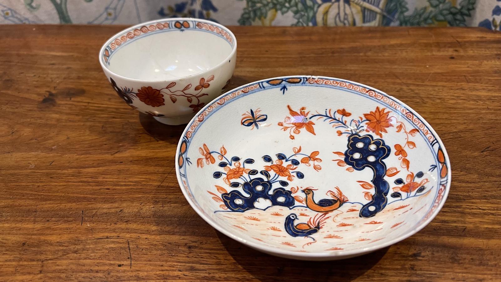 Lowestoft Tea Bowl and Saucer (1 of 3) Lowestoft Tea Bowl and Saucer (1 of 3)