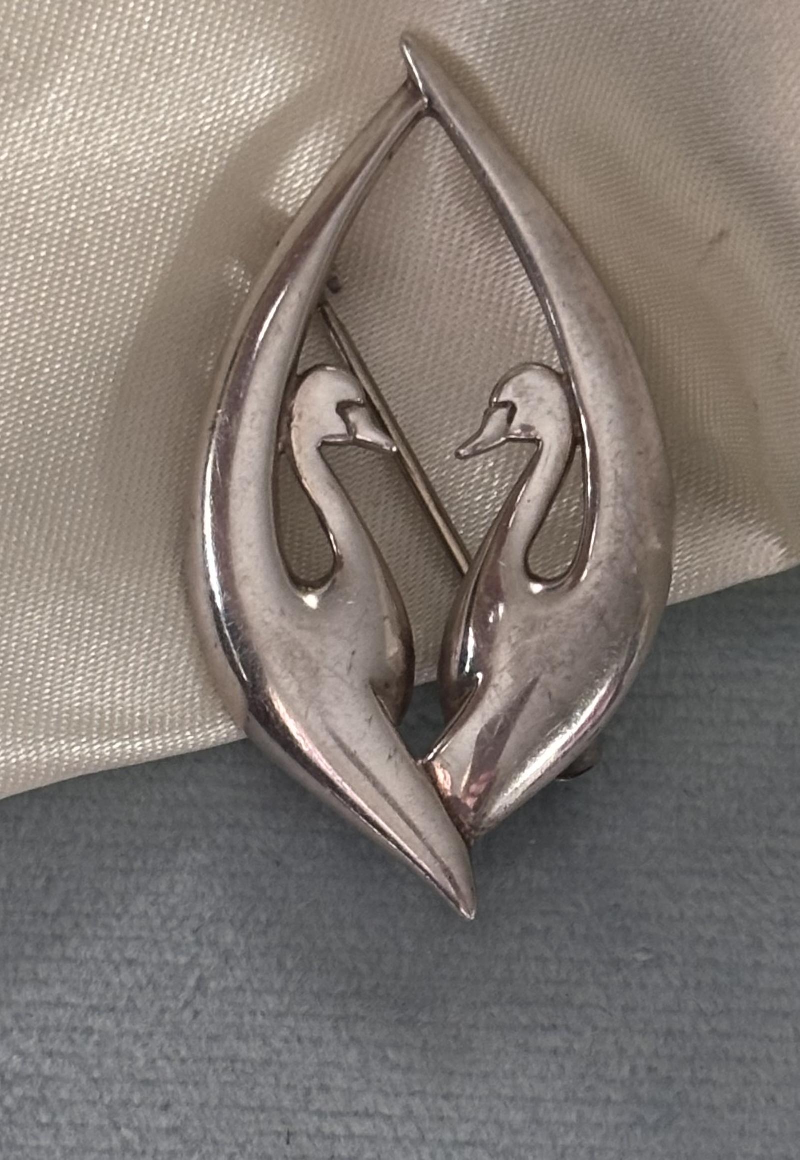 Ola Gorie Silver Brooch (1 of 9) Ola Gorie Silver Brooch (1 of 9)