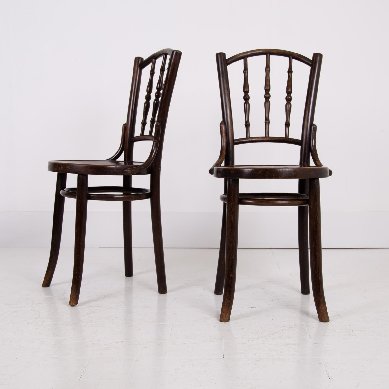 Attractive Pair of Bentwood Bistro Dining Chairs (1 of 11)
