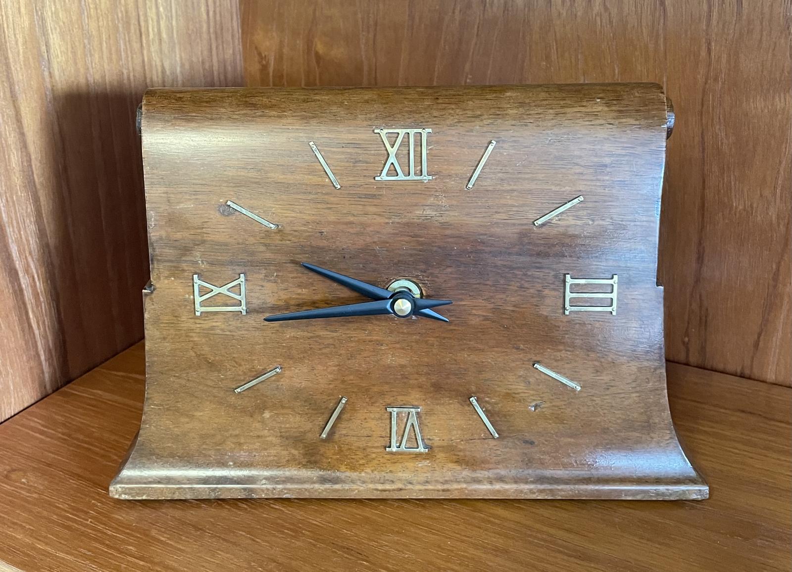 Modernist Neltic Mantle Clock (1 of 5)