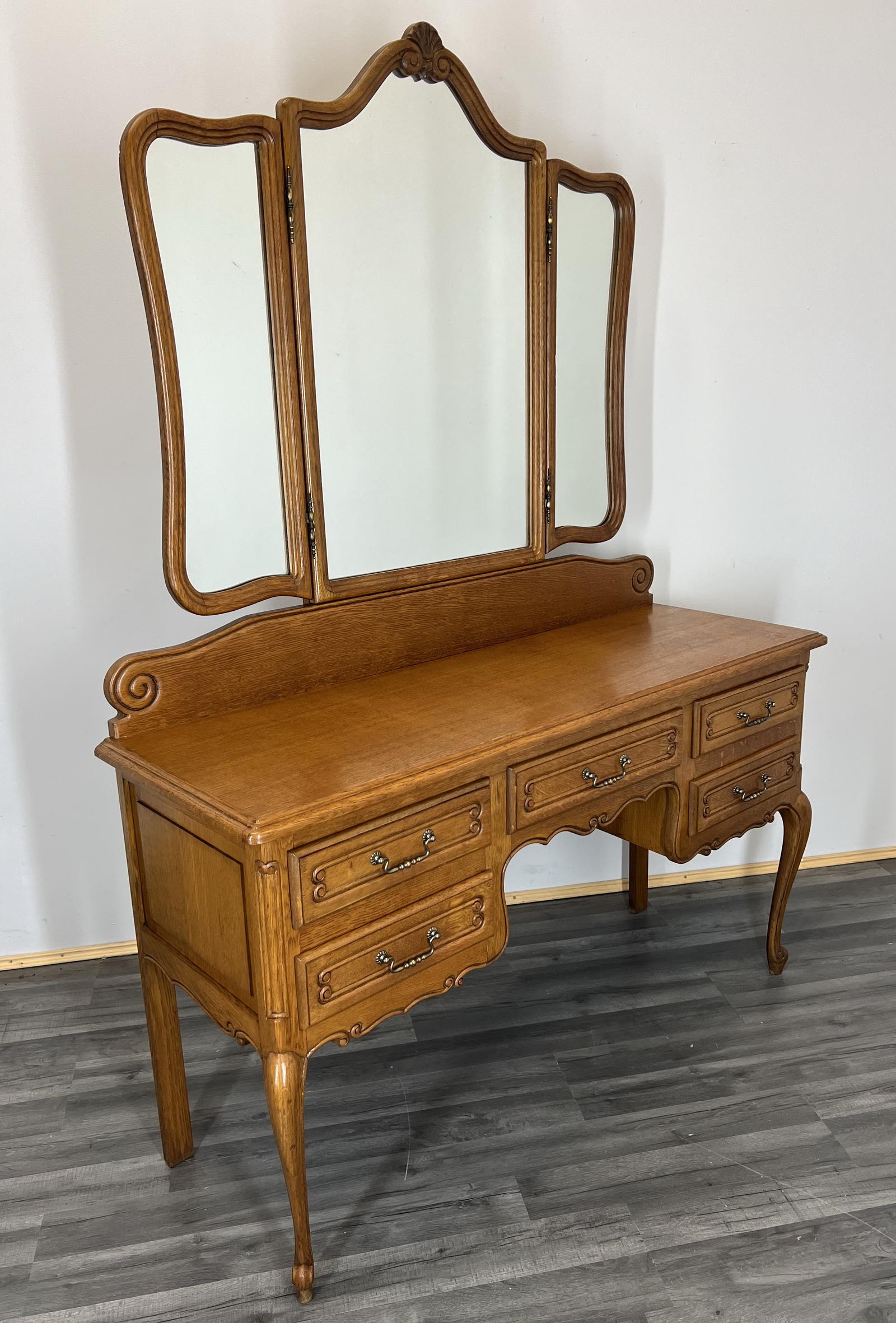 French Carved Dressing Table (1 of 13)