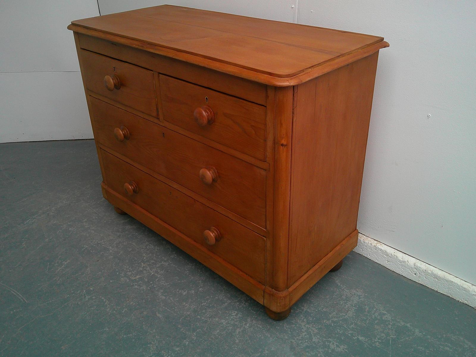 Lovely Rounded Victorian Antique Pine Waxed 4 Drawer Chest of Drawers (1 of 11)