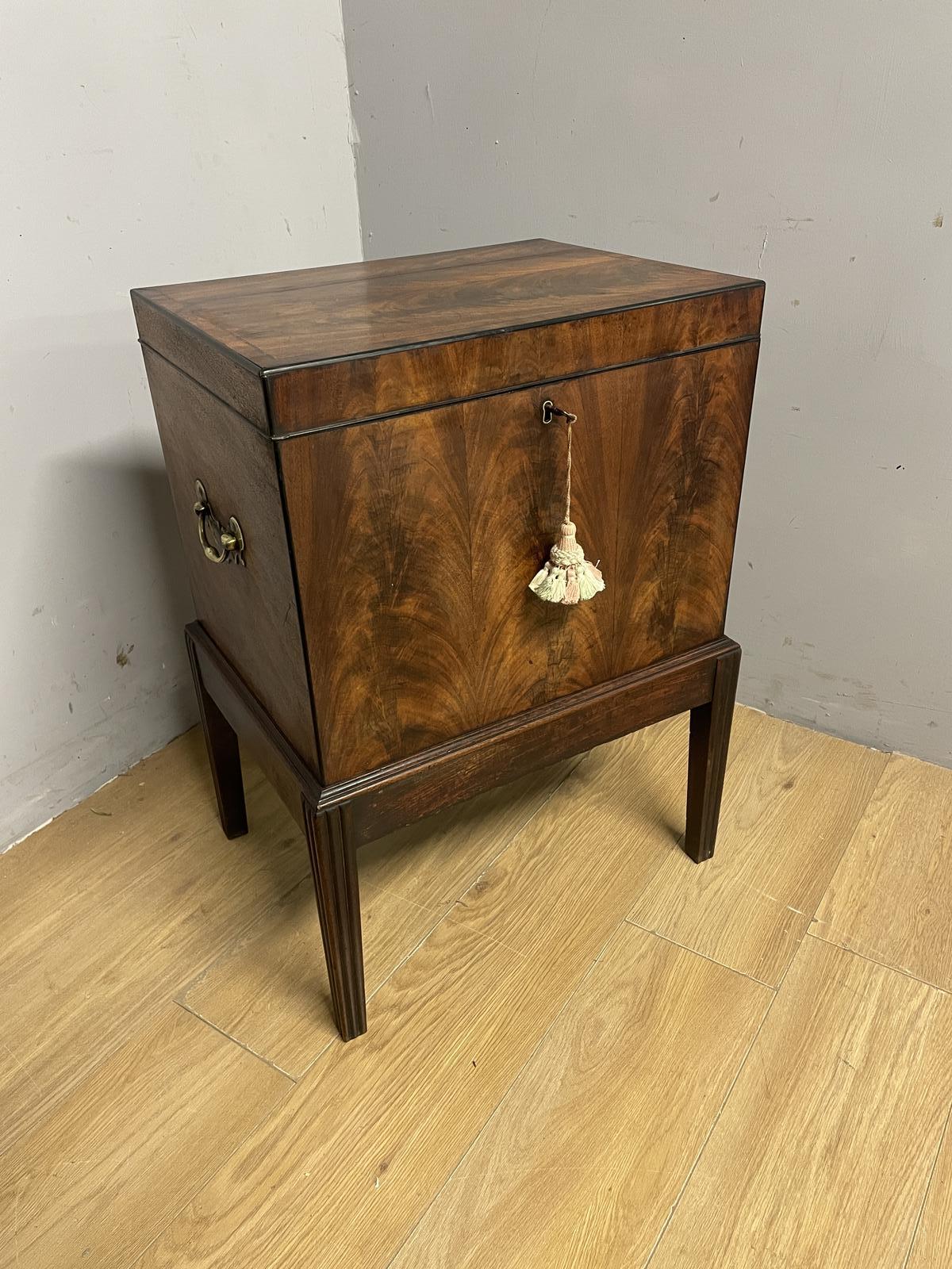 Georgian Flame Mahogany Converted Cellarette on Stand c.1800 (1 of 11)