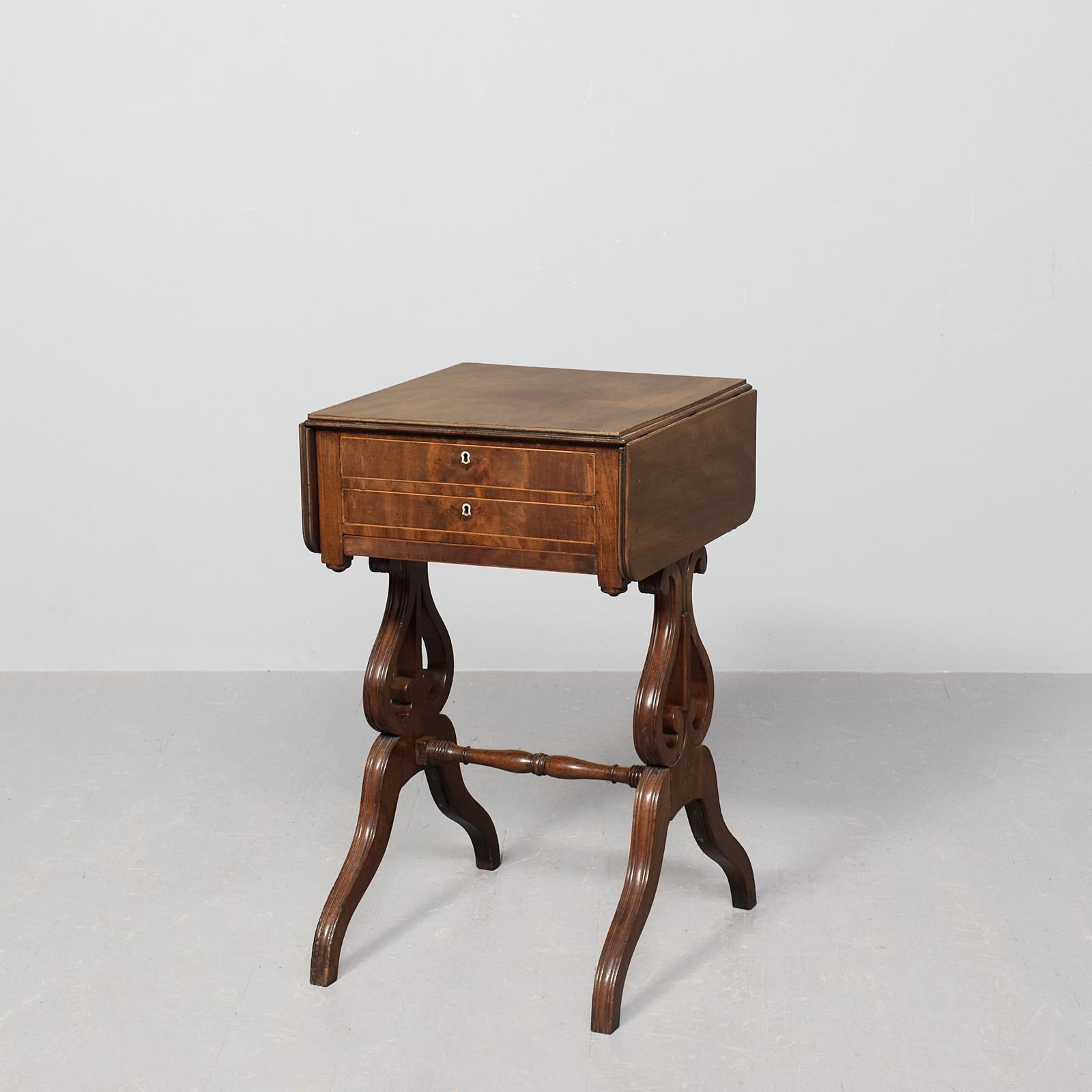 Excellent Quality Brass & Boxwood Inlaid Regency Neat-sized Sofa Table / Lamp Stand (1 of 9) Excellent Quality Brass & Boxwood Inlaid Regency Neat-sized Sofa Table / Lamp Stand (1 of 9)