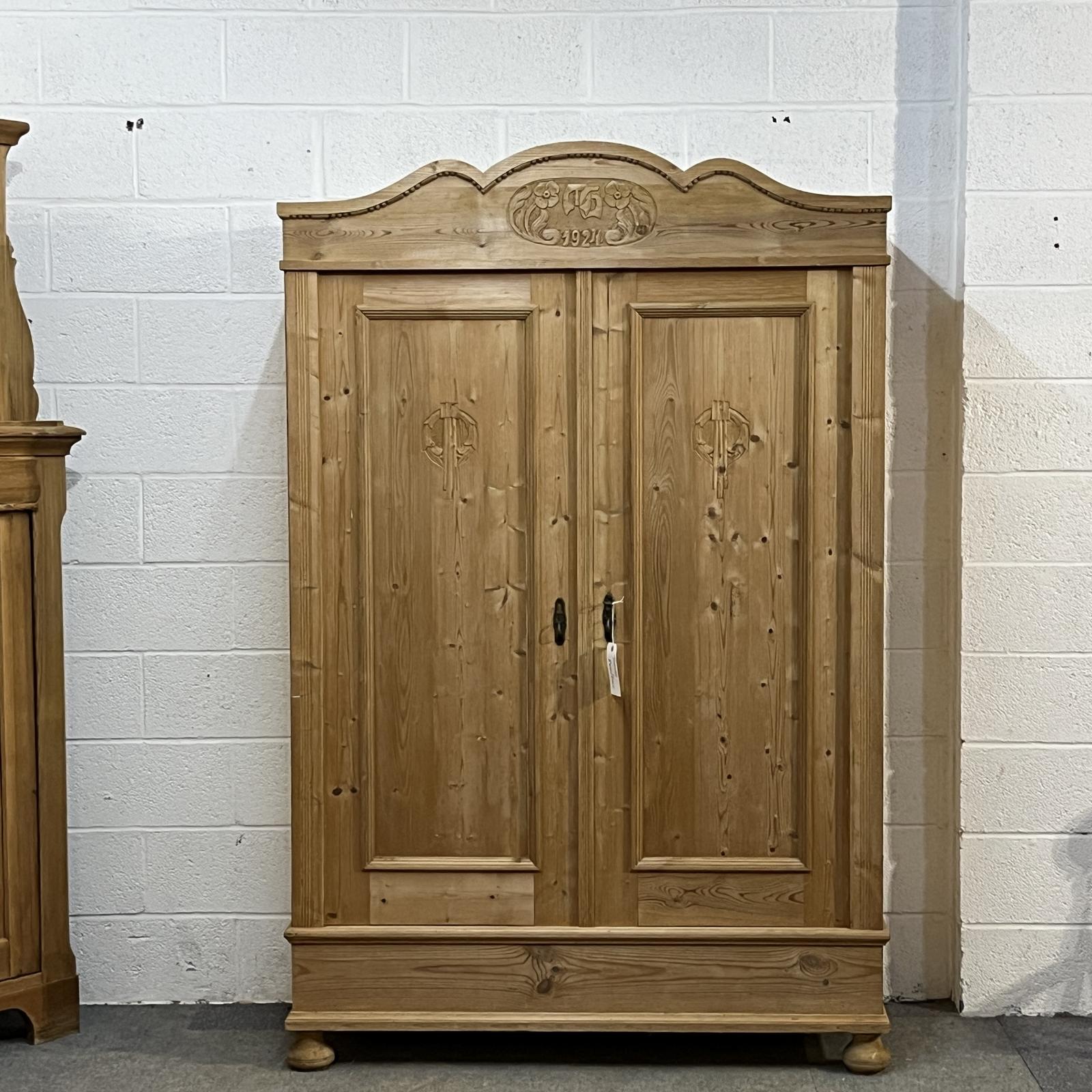 Antique Pine Double Wardrobe (1920’s) (Dismantles) (1 of 9)