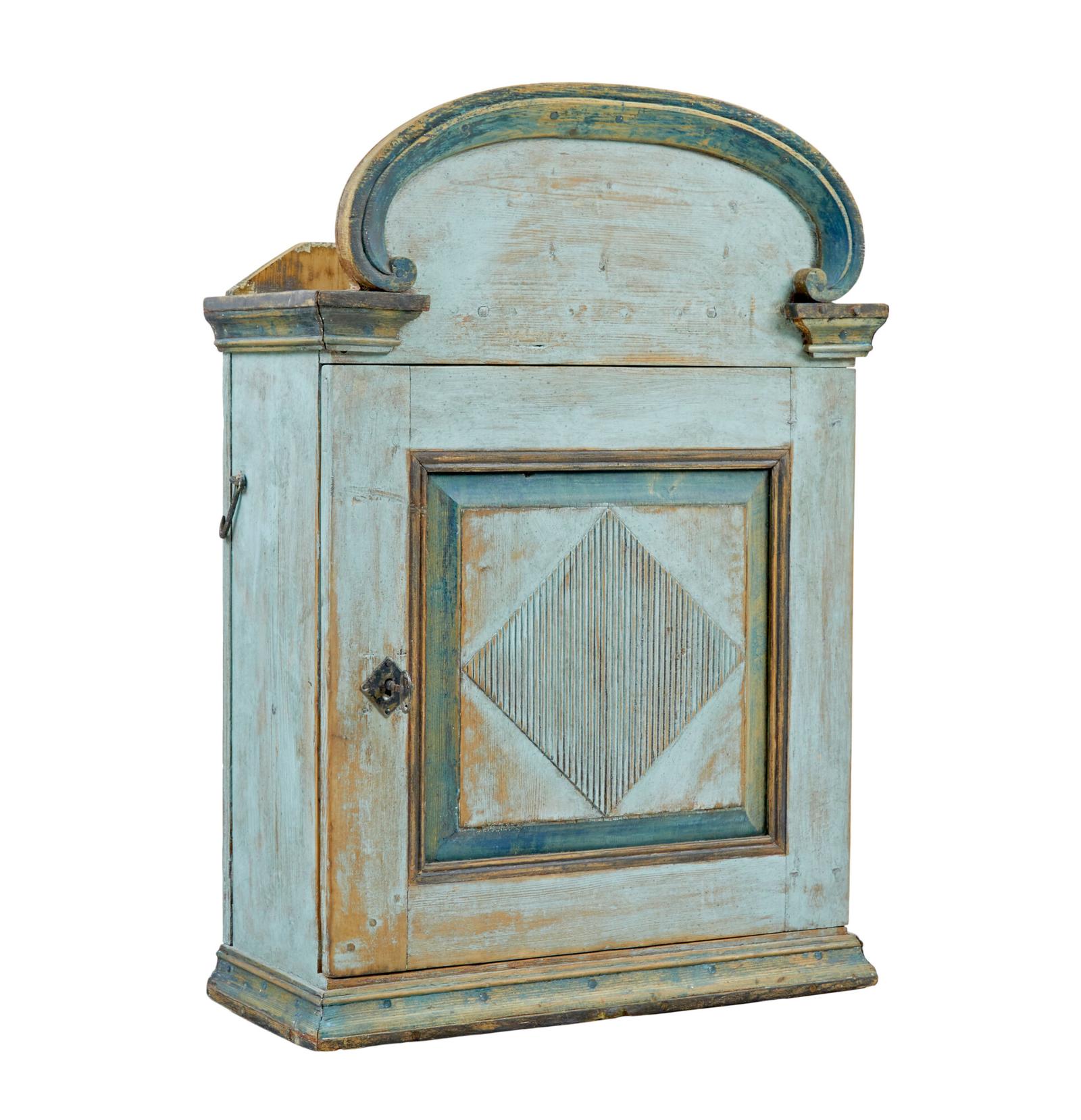 Finnish 19th Century Painted Pine Wall Cupboard (1 of 9) Finnish 19th Century Painted Pine Wall Cupboard (1 of 9)