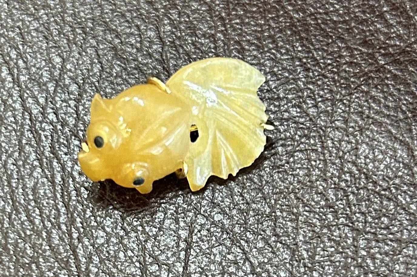 Yellow Metal & Jade Brooch (1 of 3) Yellow Metal & Jade Brooch (1 of 3)